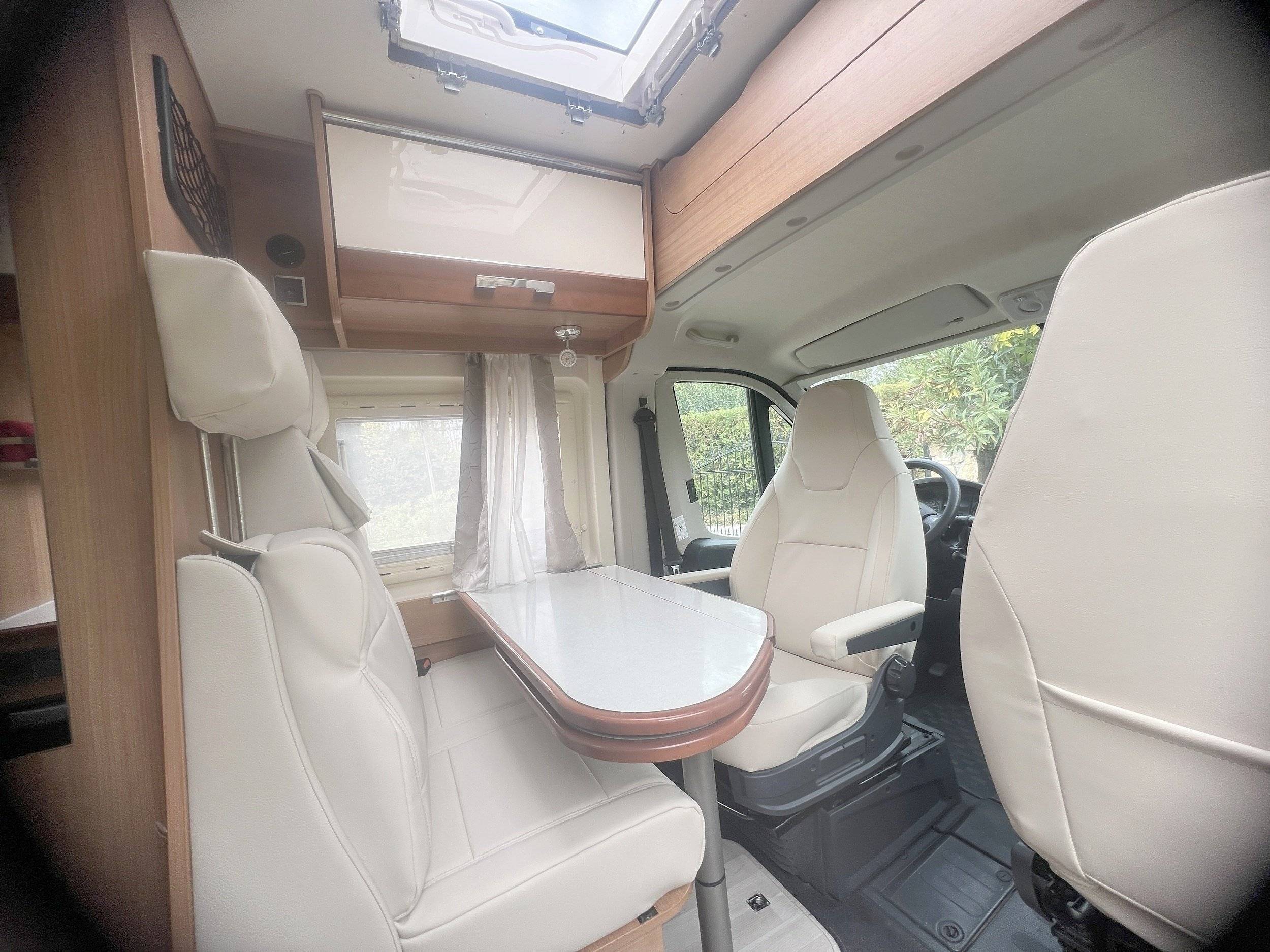 Dinette Fiat fiat ducato 2,3 l 130 ch - Yescapa