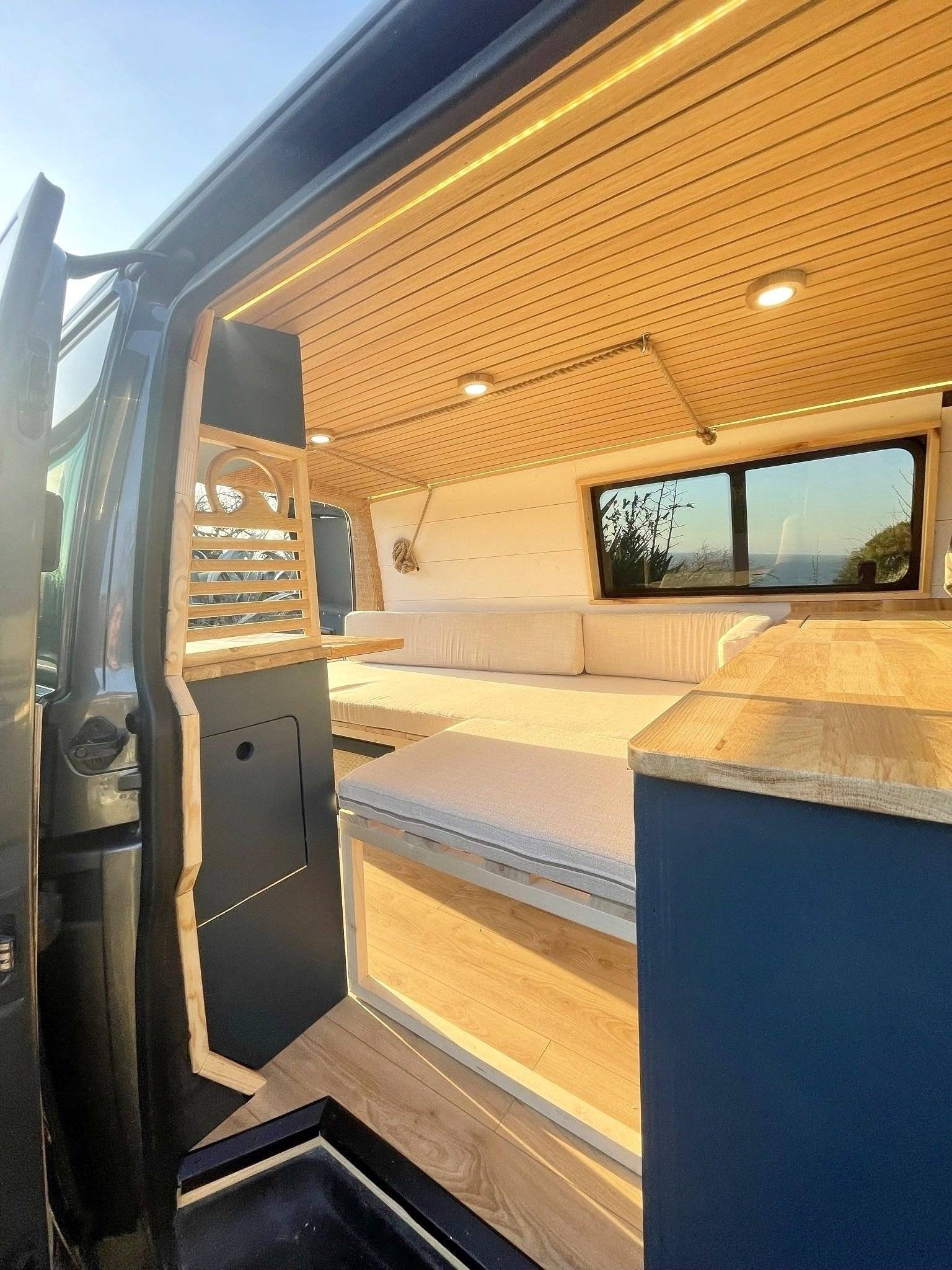 Comedor Volkswagen T5 2 l 102 ch - Yescapa