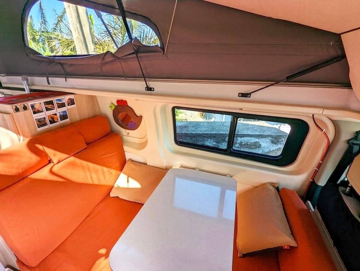 Dining Area Ford Ford Transit Custom - Yescapa