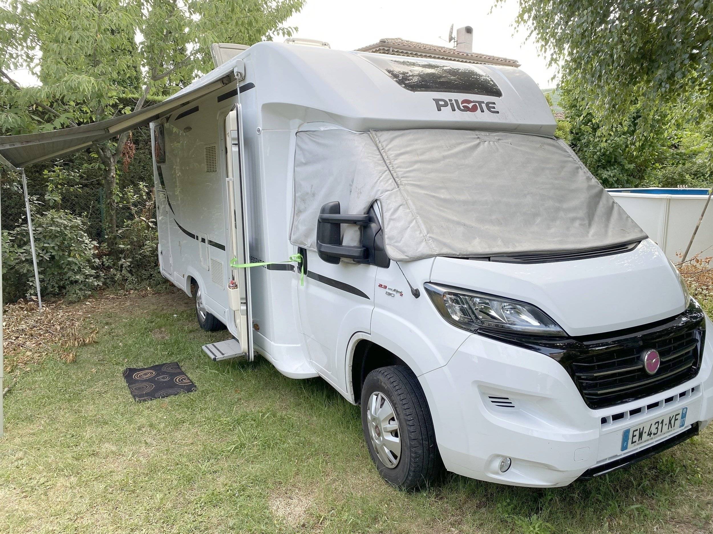 Pilote Pilote P746 Essentiel