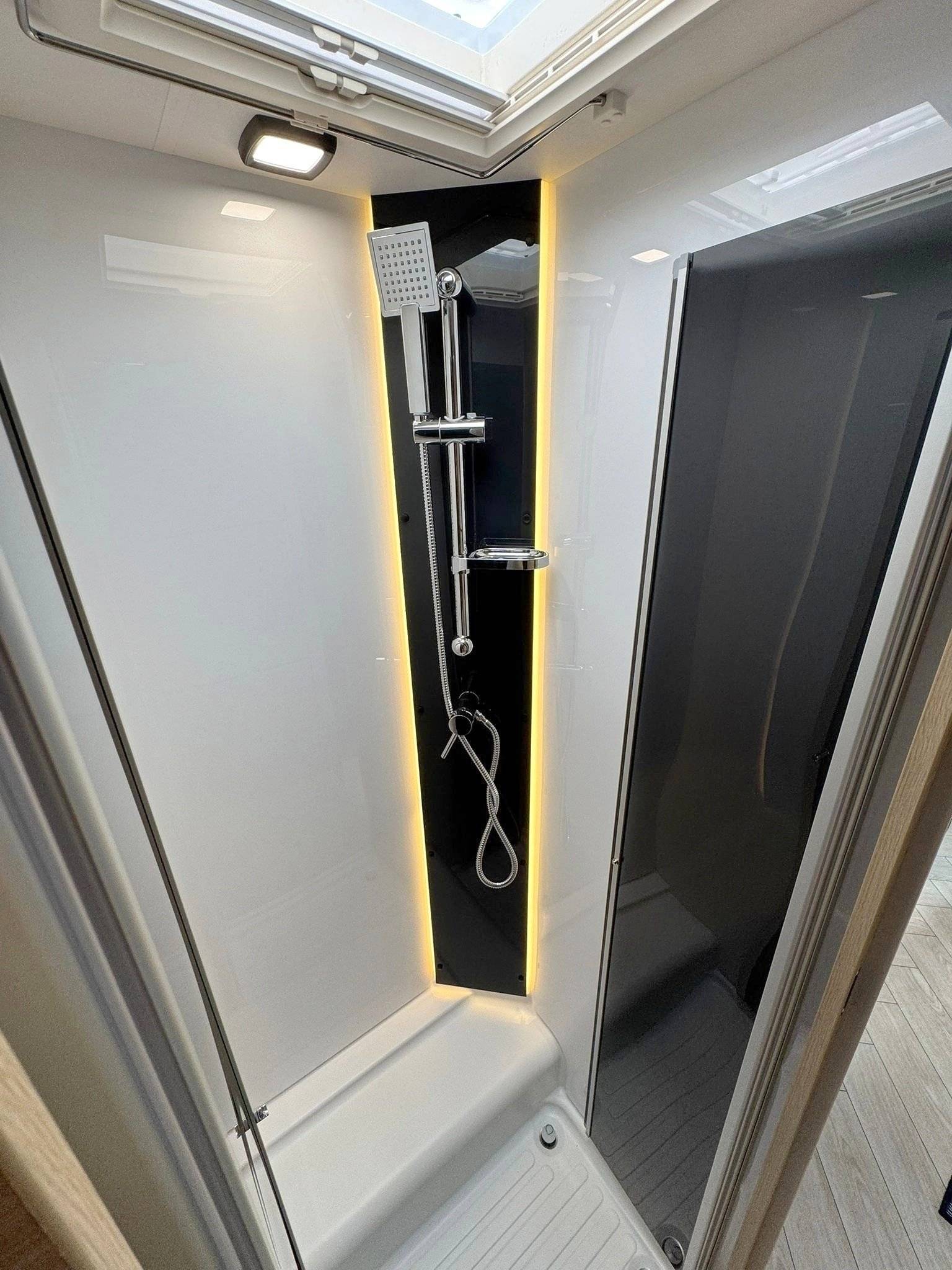 Challenger Challenger 380