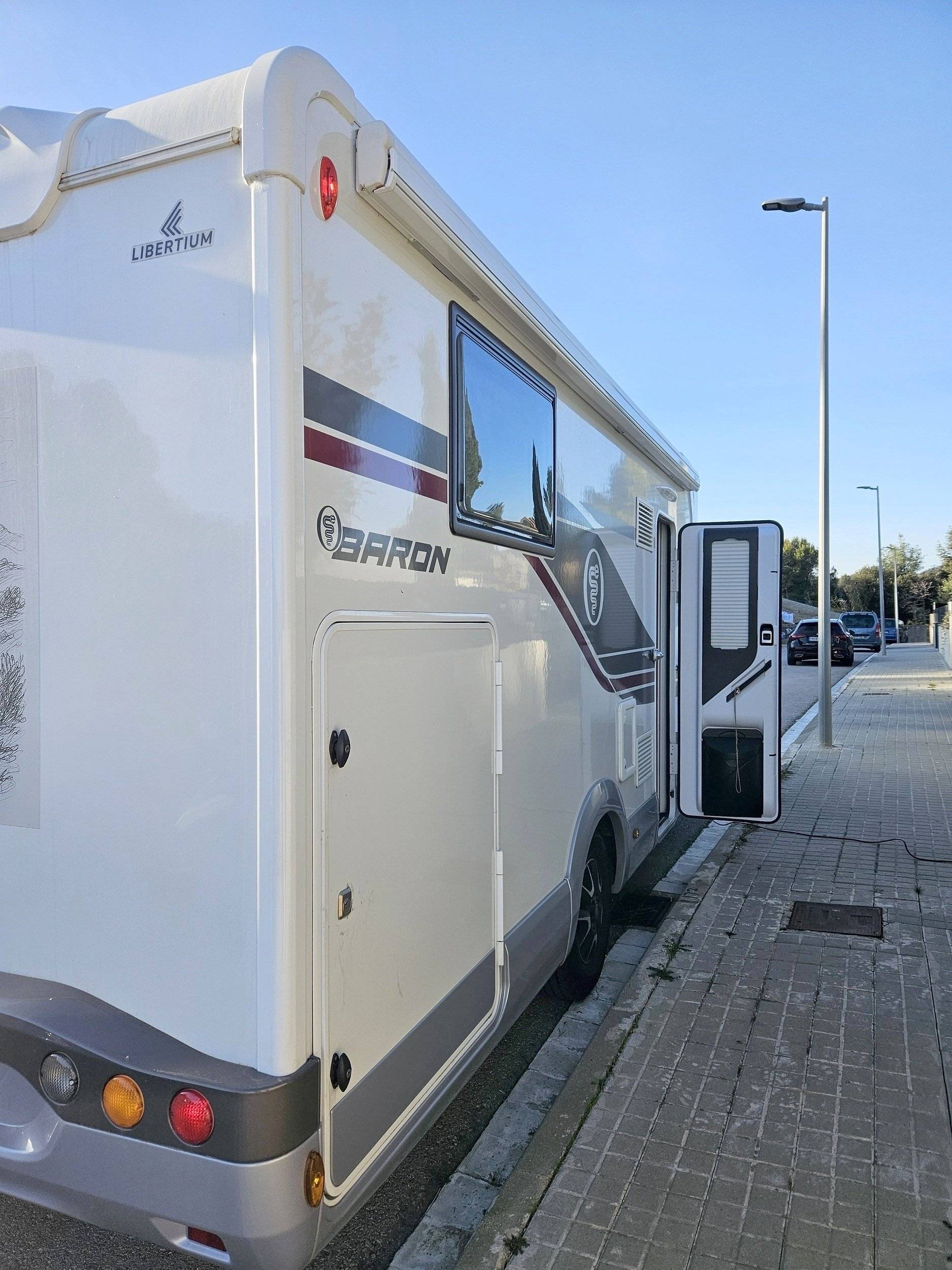 Vista posteriore Fiat - Yescapa