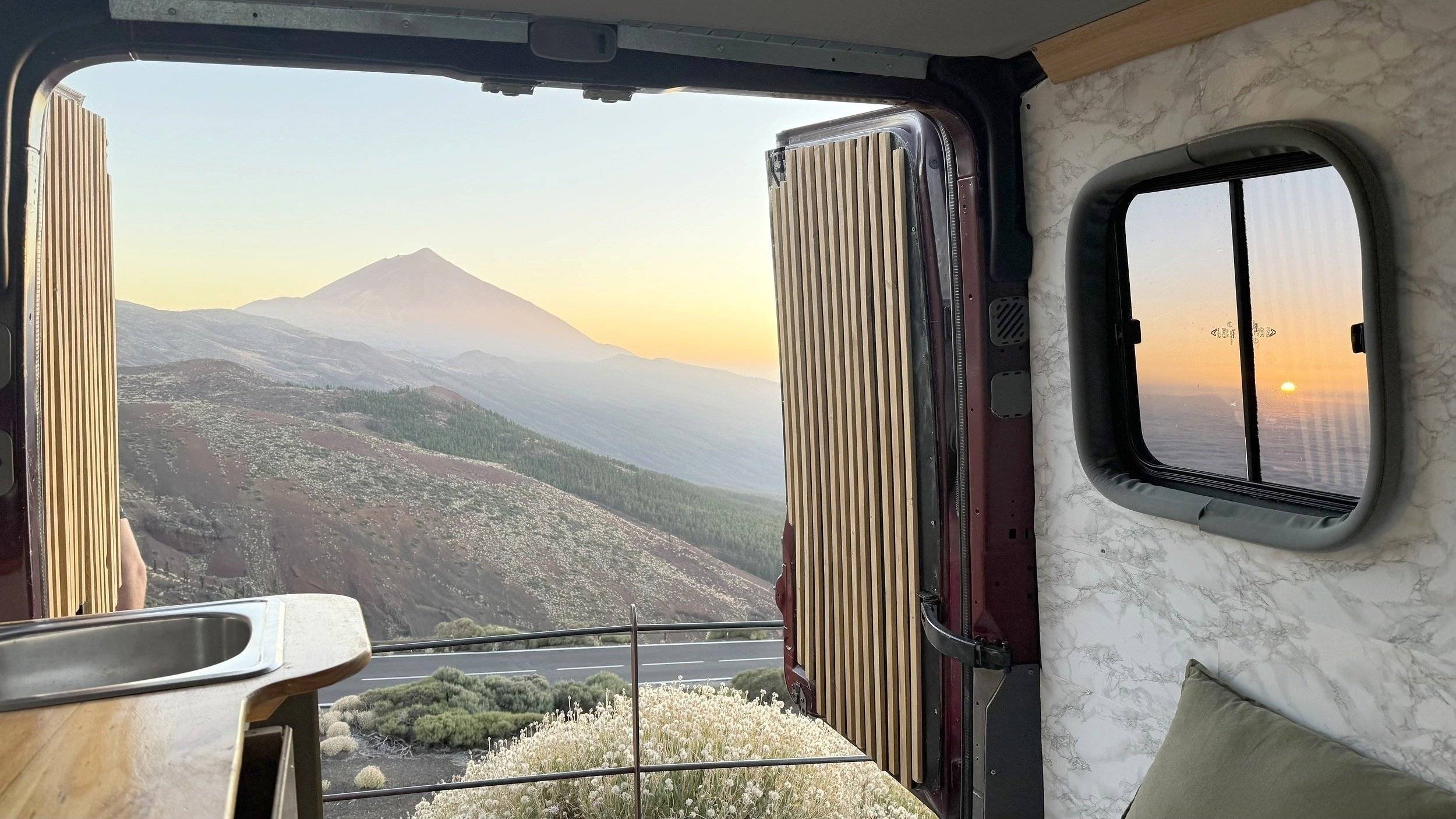 Slaapplaatsen Volkswagen CRAFTER - Yescapa