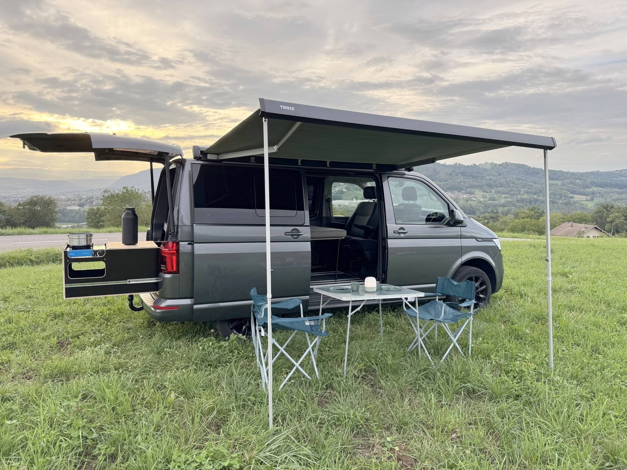 Vista del vehículo ángulo delantero Volkswagen T6 2,0 l 204 ch 4 Motion - Yescapa