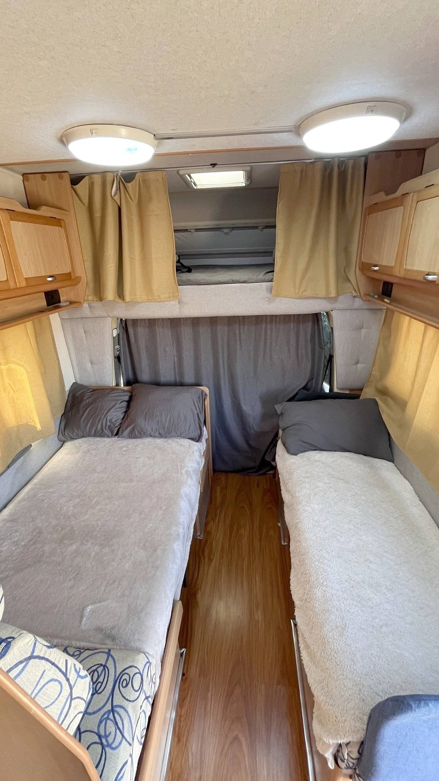 Berth Volkswagen - Yescapa