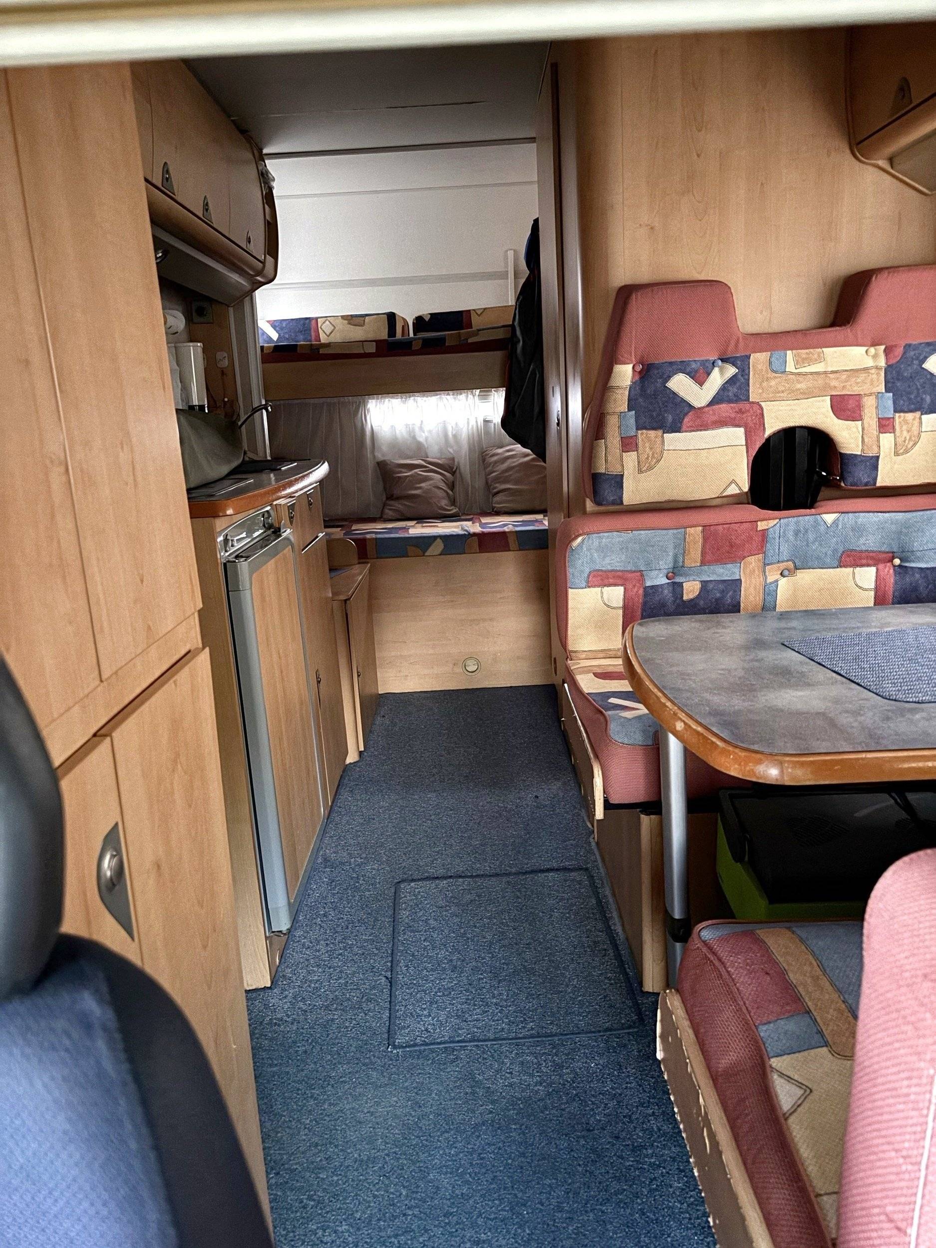 Dinette Fiat Ducato 2.8 JTD - Yescapa