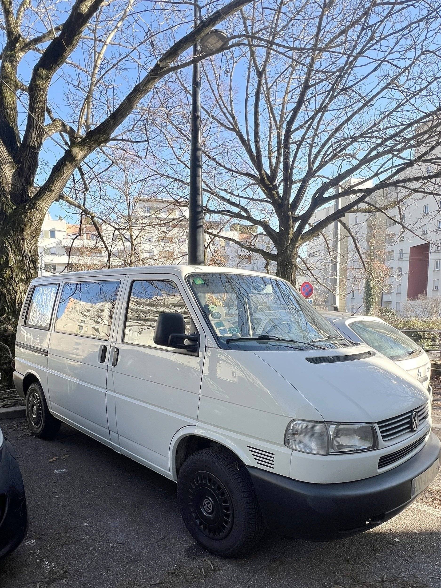Voorkant 3/4 Volkswagen T4 TDI 102 cv - Yescapa