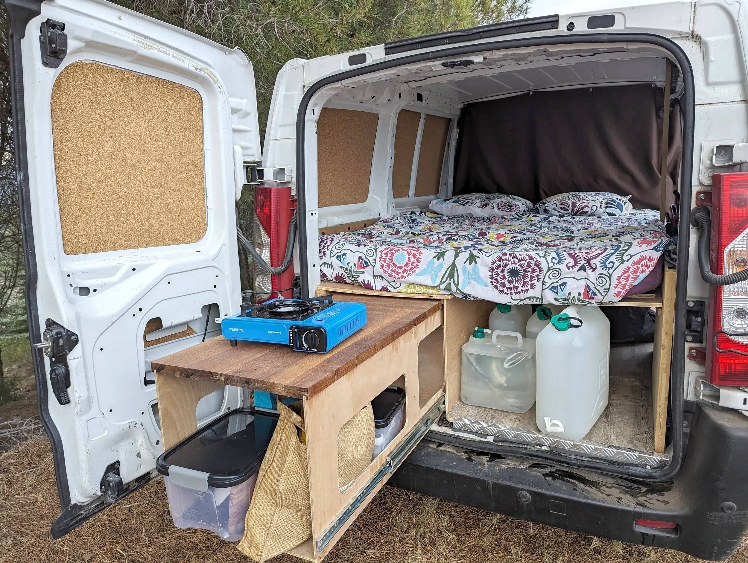 Angolo cucina Citroën Jumpy 1,6l 90 ch - Yescapa