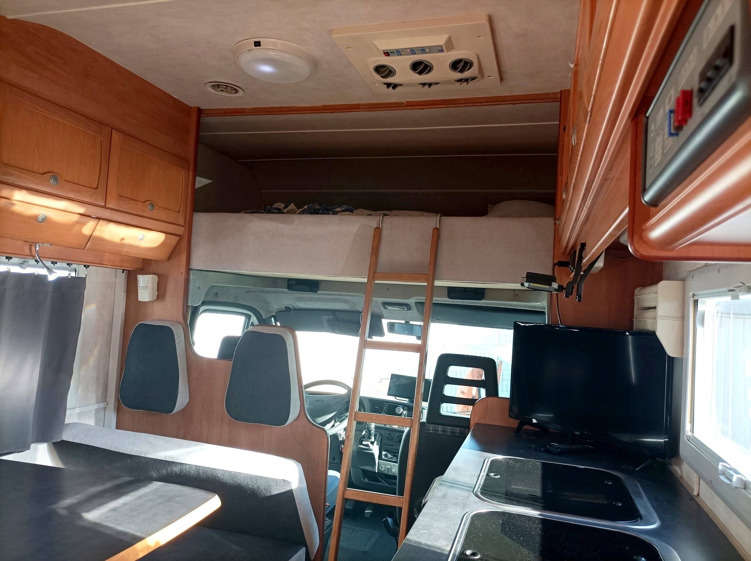 Couchages Fiat Ducato 1.9 TD. 90CV. - Yescapa