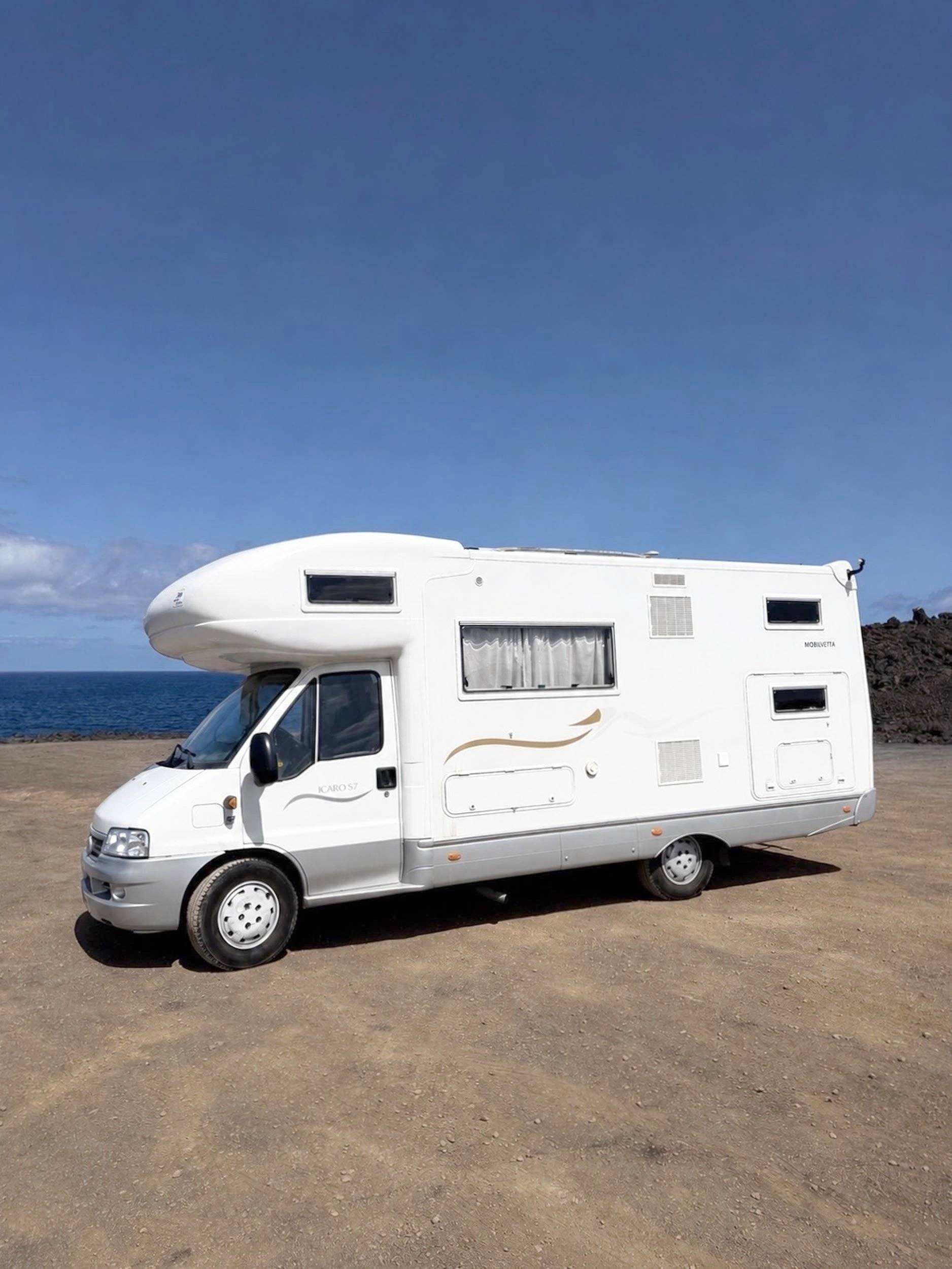 Front view from 3/4 Fiat ducato 2,8l 128 - Yescapa