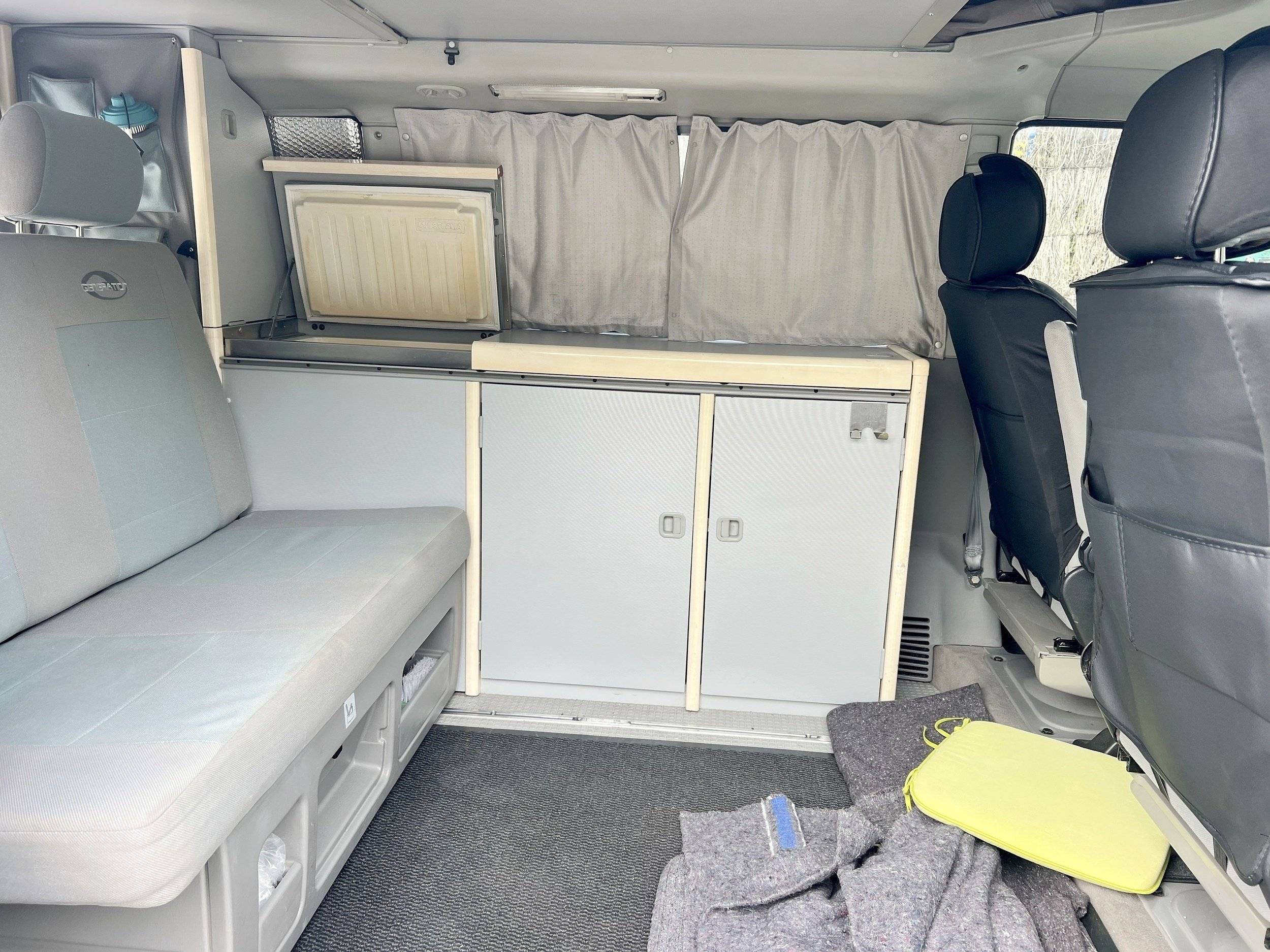 Menjador Volkswagen Transporter T4 2.4D,102cv - Yescapa