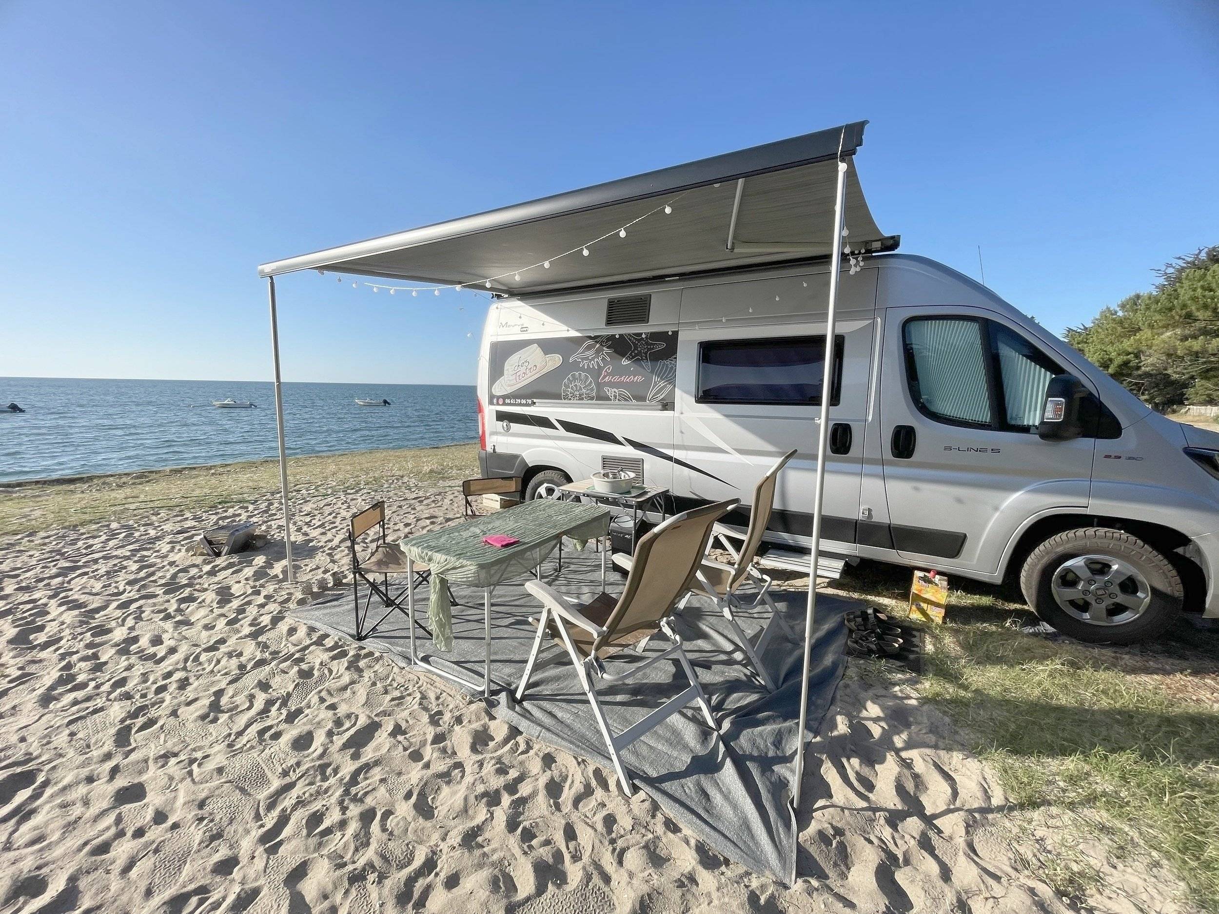 Vue avant de 3/4 Fiat - Yescapa
