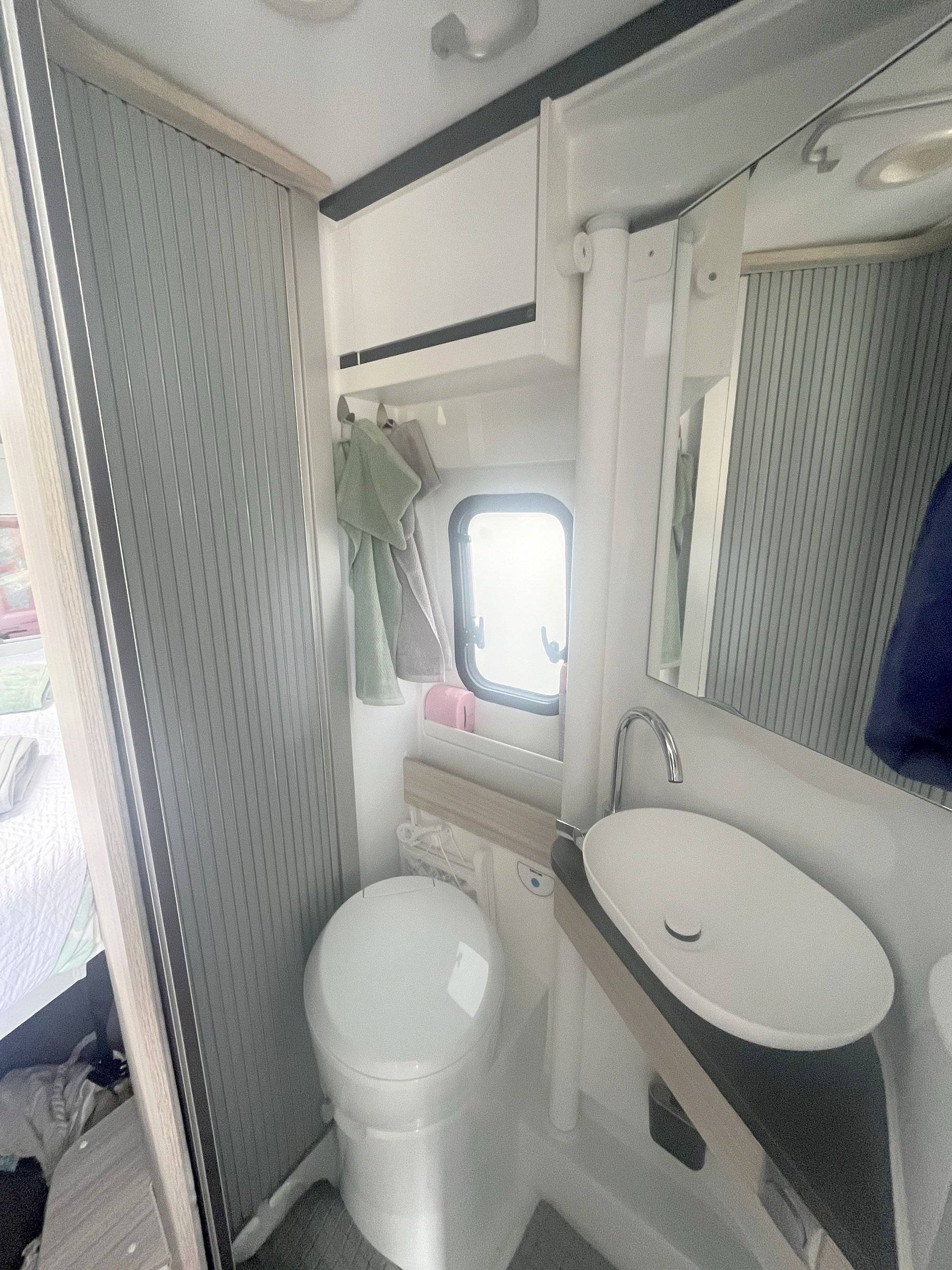 Adria Adria Twin PLUS 600 SPB Family