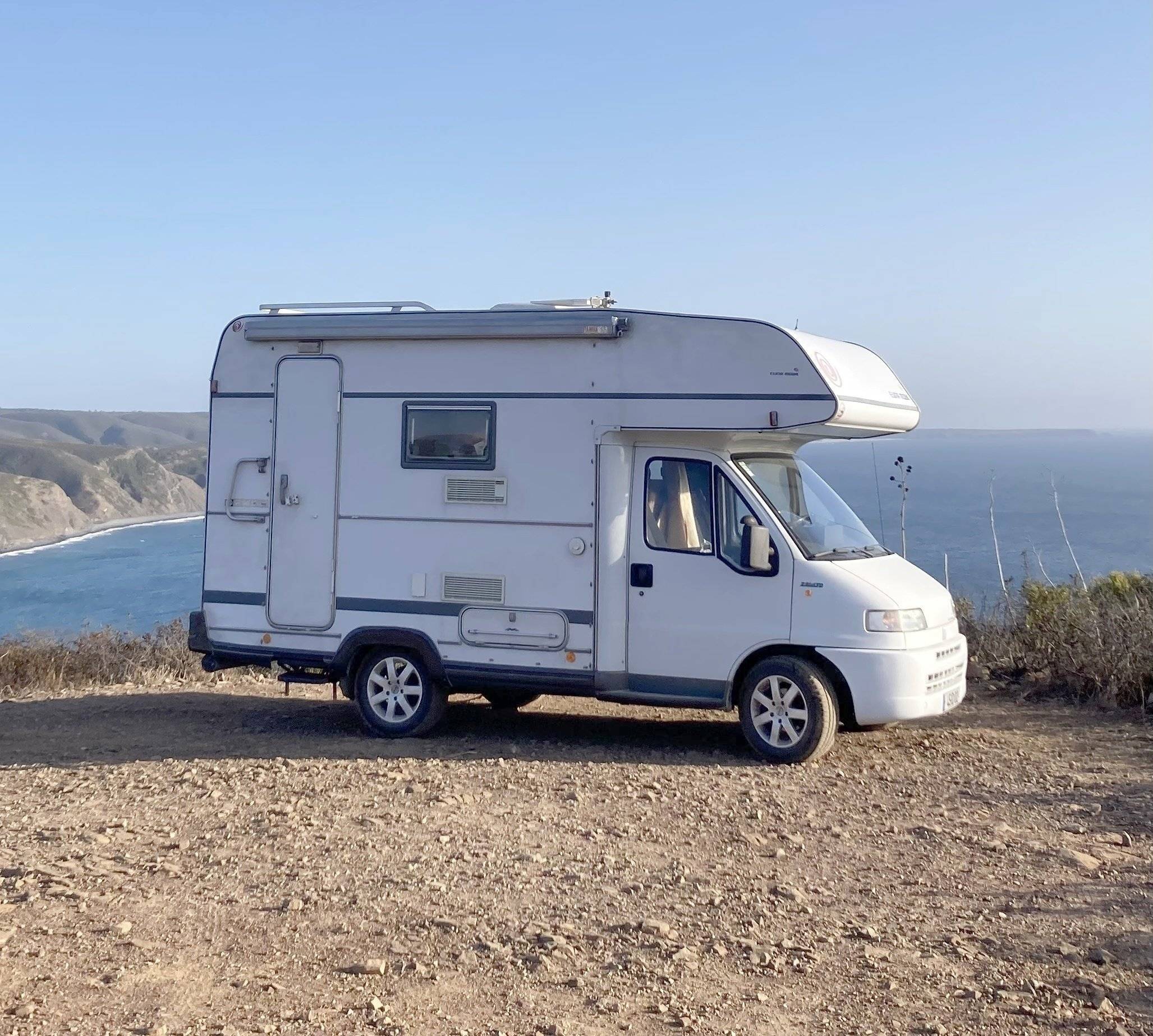 Vista frontale a ¾  - Yescapa