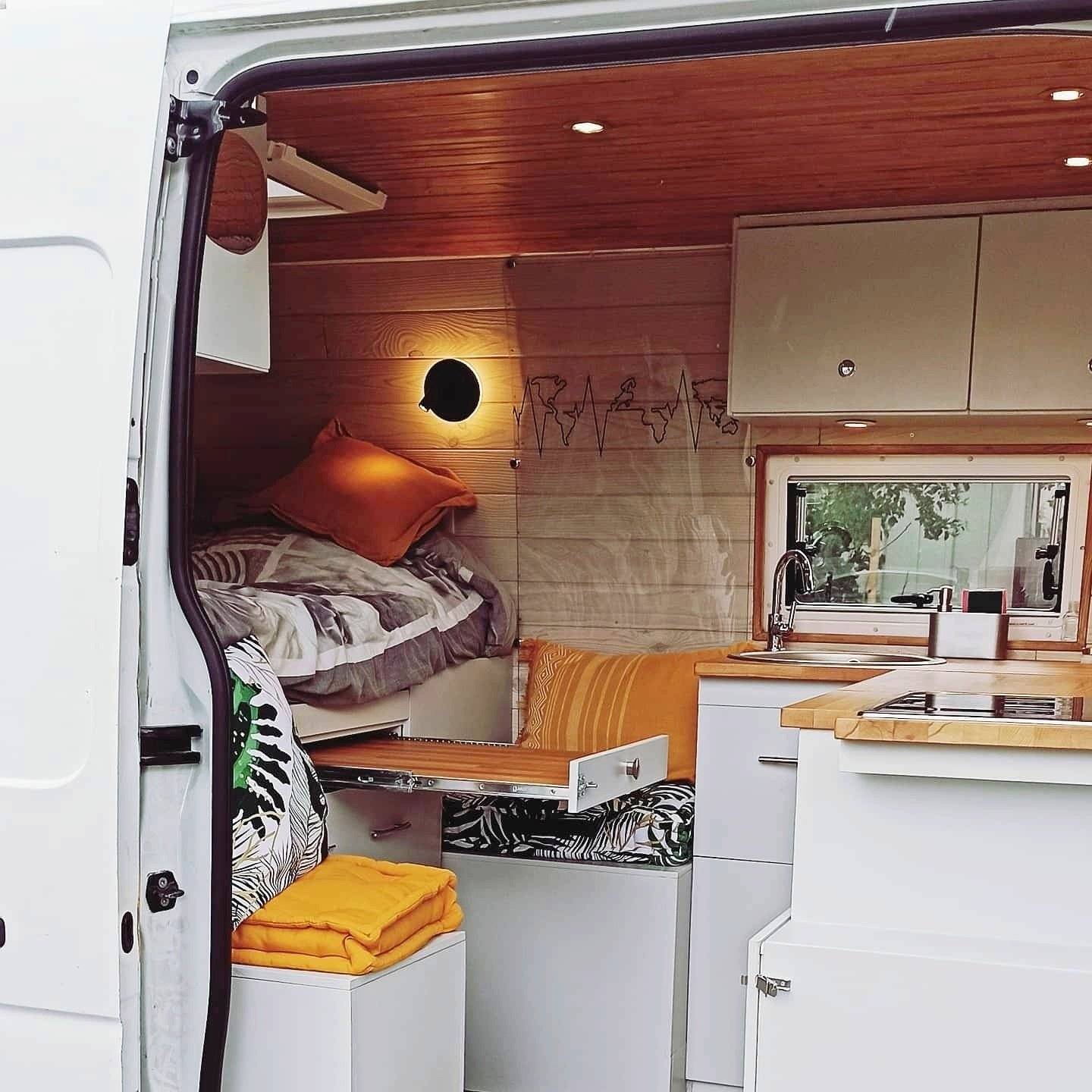 Coin repas Renault Master 3,0 l. dCi 140 ch. - Yescapa