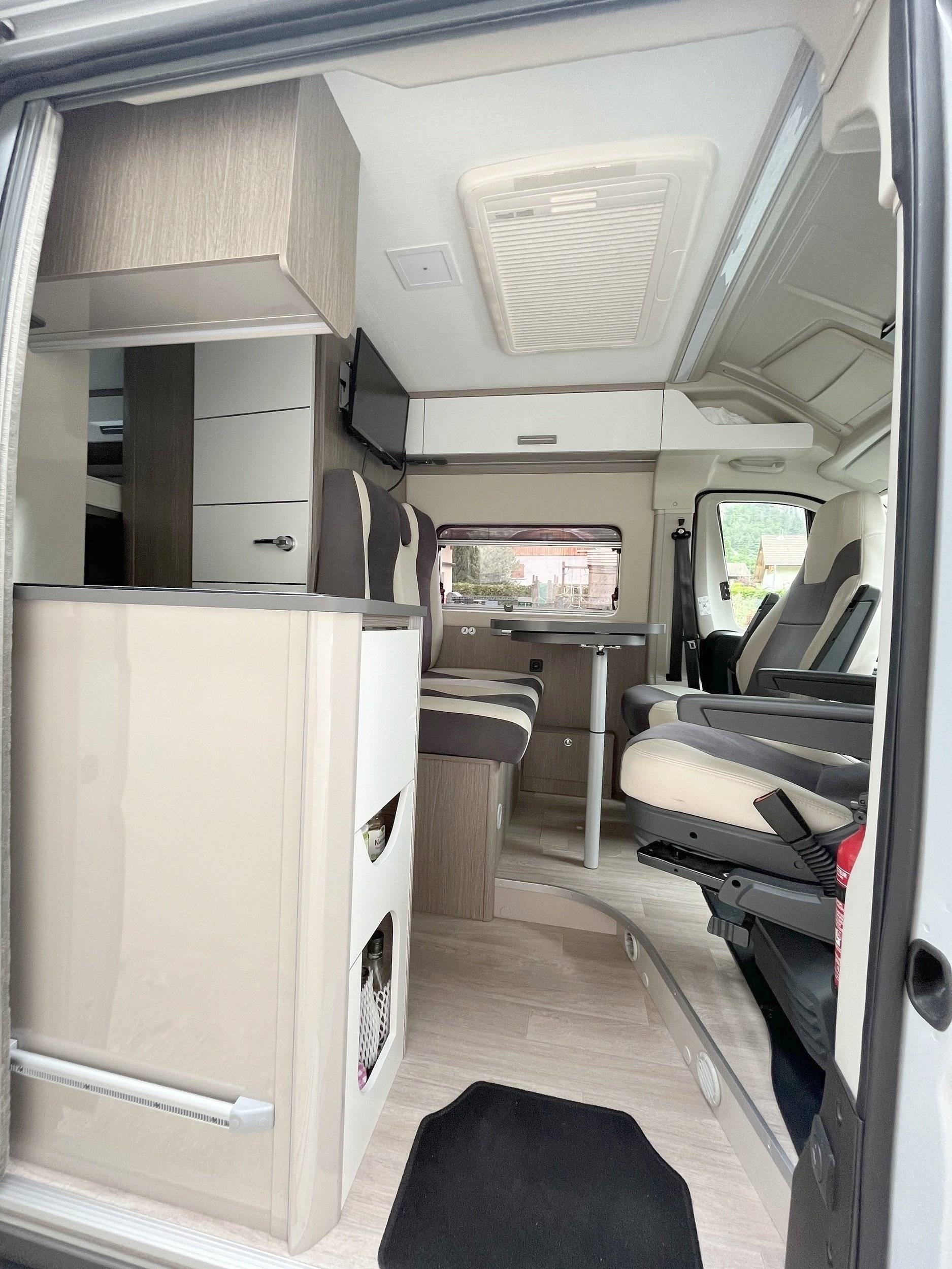 Challenger Challenger v114 MAX Road Edition