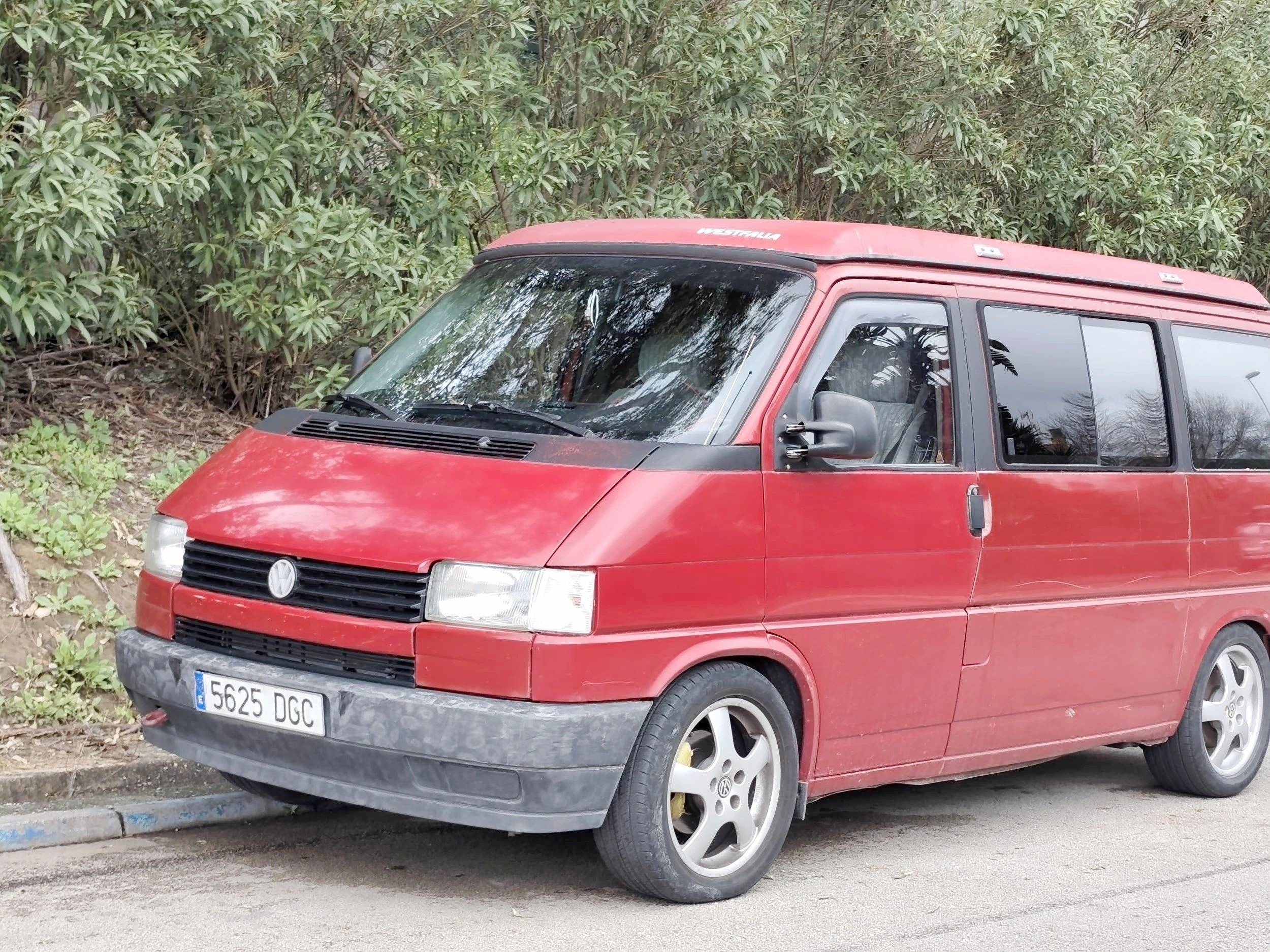 Kitchenette Volkswagen Transporter 1.9 TDI - Yescapa