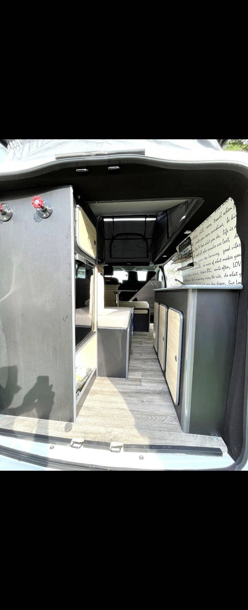 Área de jantar Citroën Jumpy 2,2 l 120 ch - Yescapa