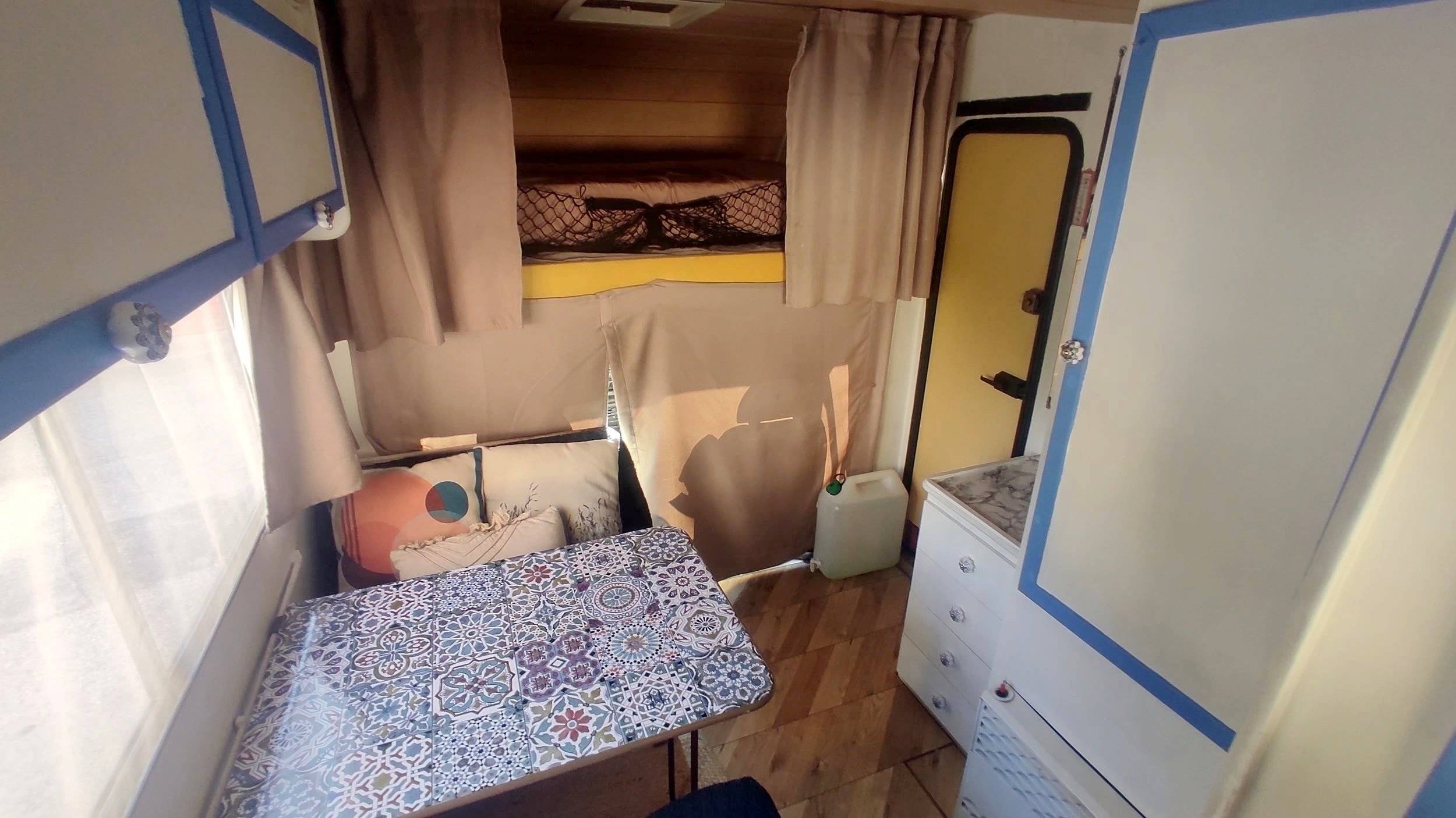 Letti Ford Transit 2,5 - Yescapa