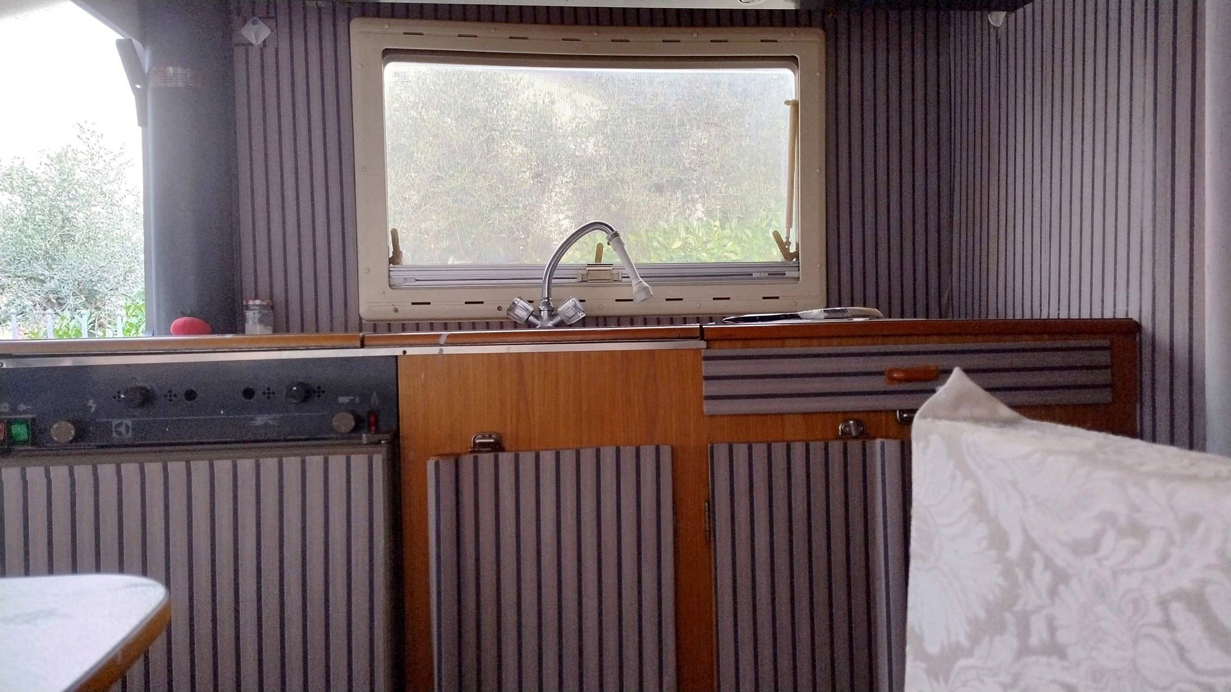 Kitchenette Ford FORD TRANSIT - Yescapa
