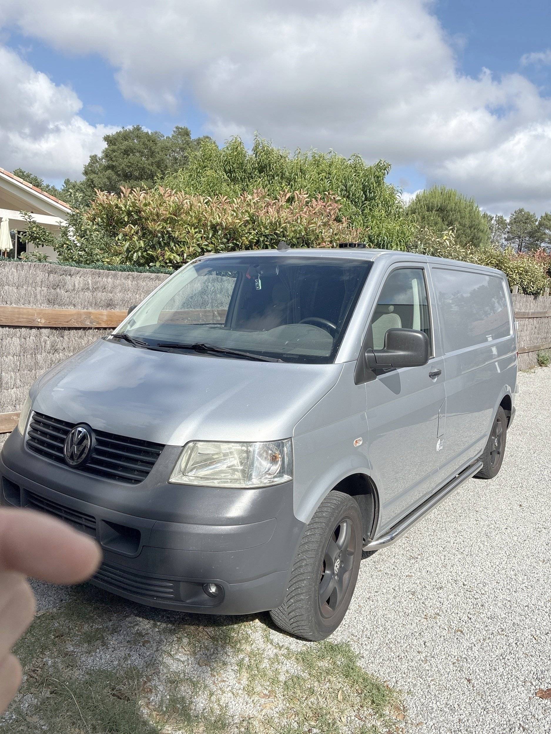 Vista frontale a ¾ Volkswagen - Yescapa