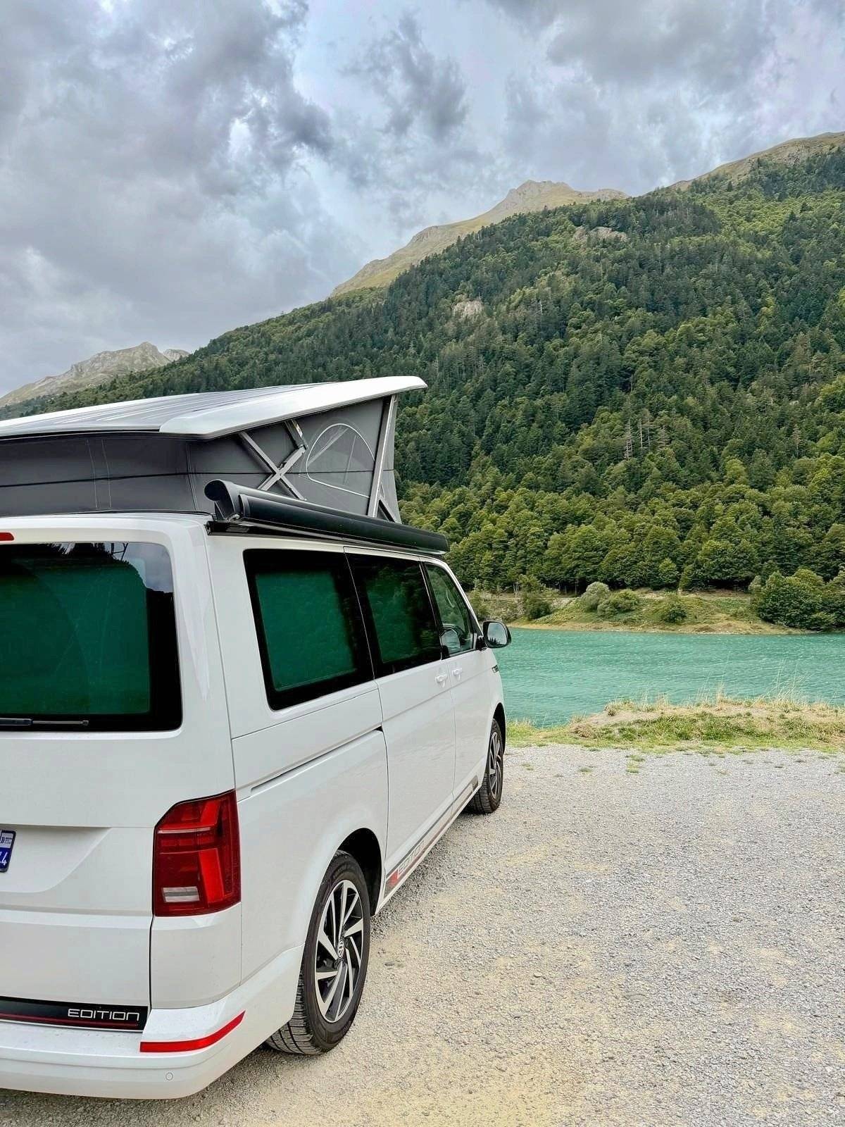 Vue avant de 3/4 Volkswagen T6 2,0 l TDI 150 ch - Yescapa