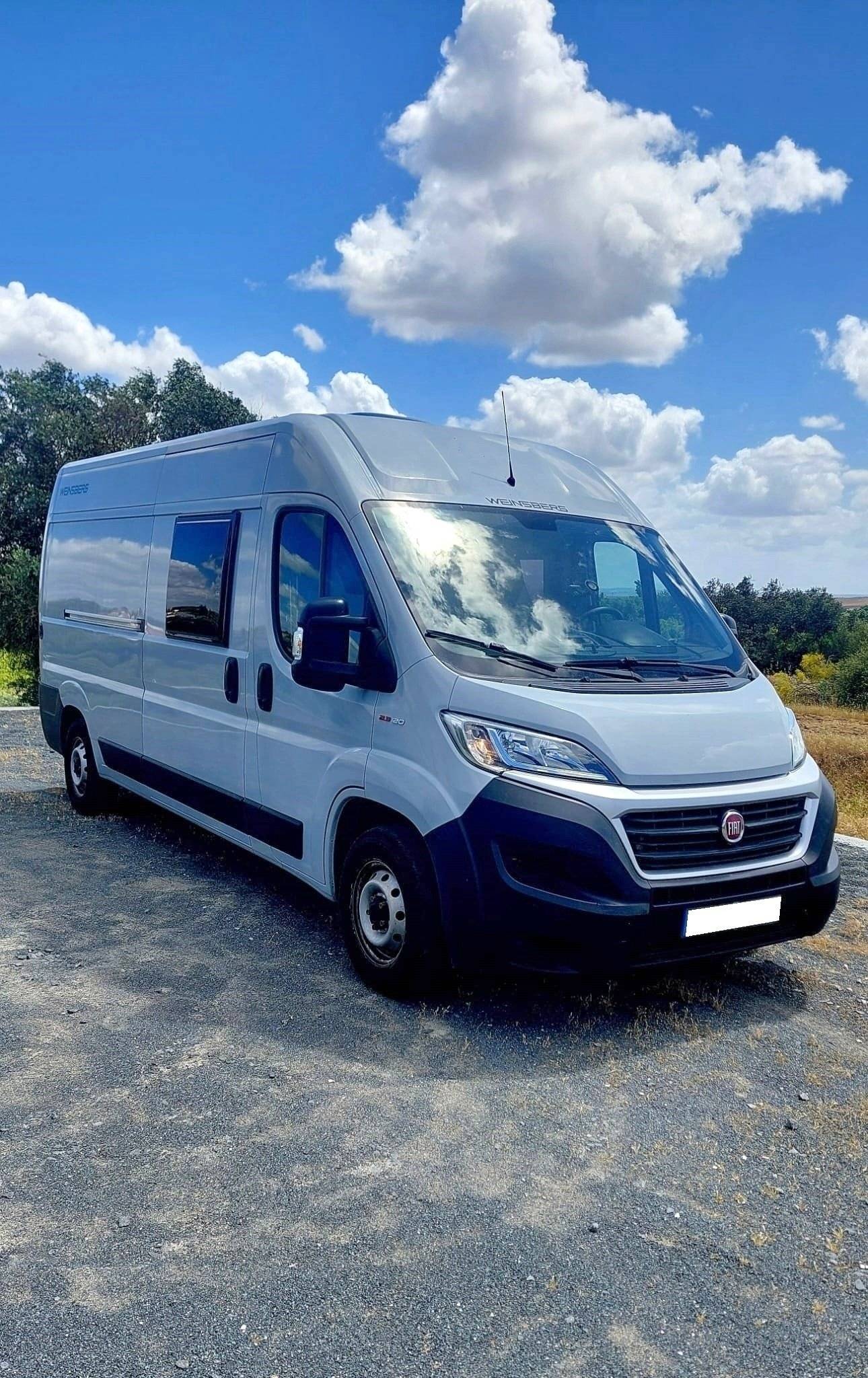 Vista del vehículo ángulo delantero Fiat Ducato 2,3 l Multijet 120ch. - Yescapa
