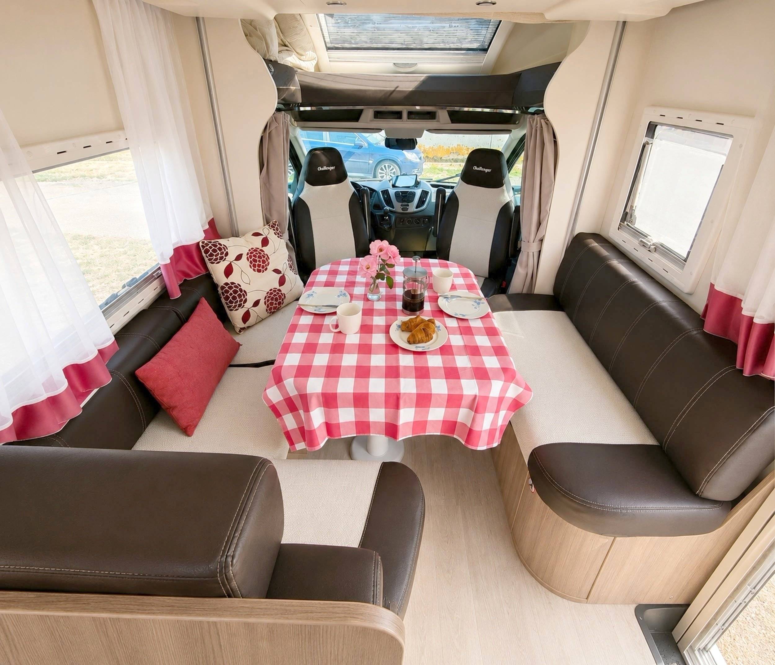 Essecke Ford Transit 2,2 l TDCi 110 ch. - Yescapa