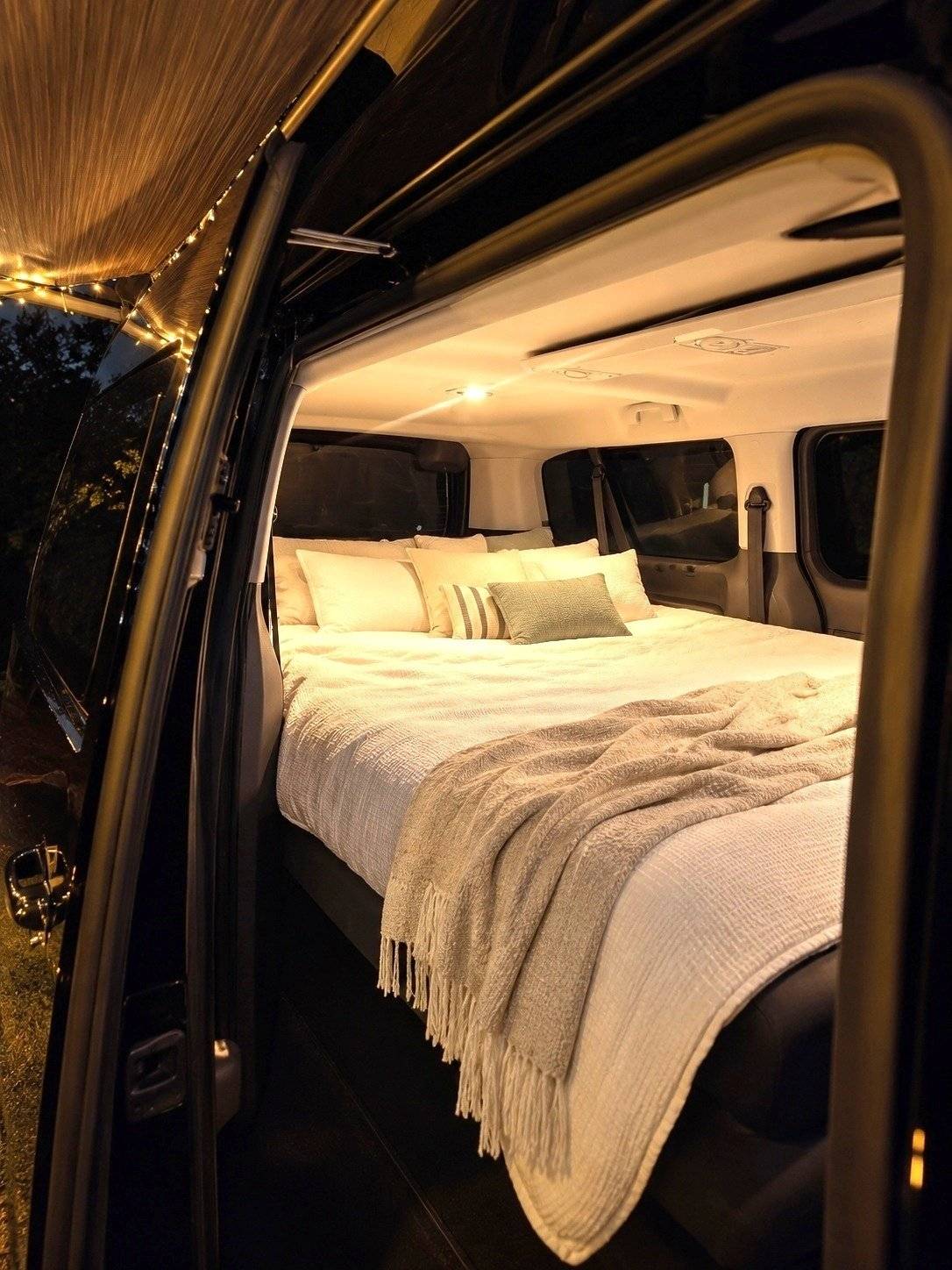 Letti Peugeot TRAVELLER BUSINESS BLUEHDI 180 S&S - Yescapa