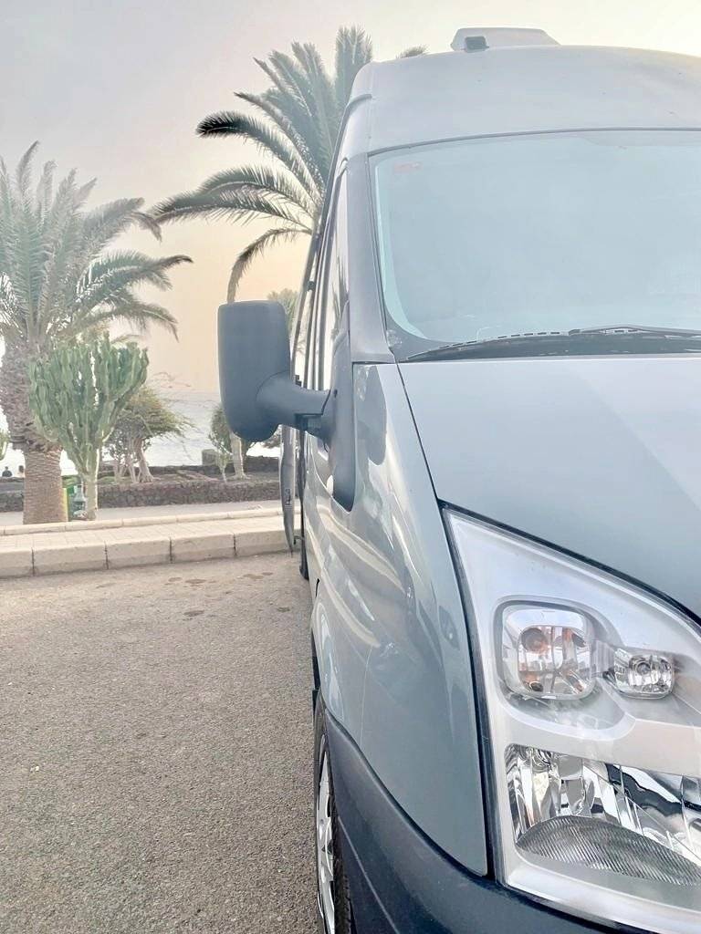 Front view from 3/4 Ford Transit 2,2 l TDCi 130 ch. - Yescapa