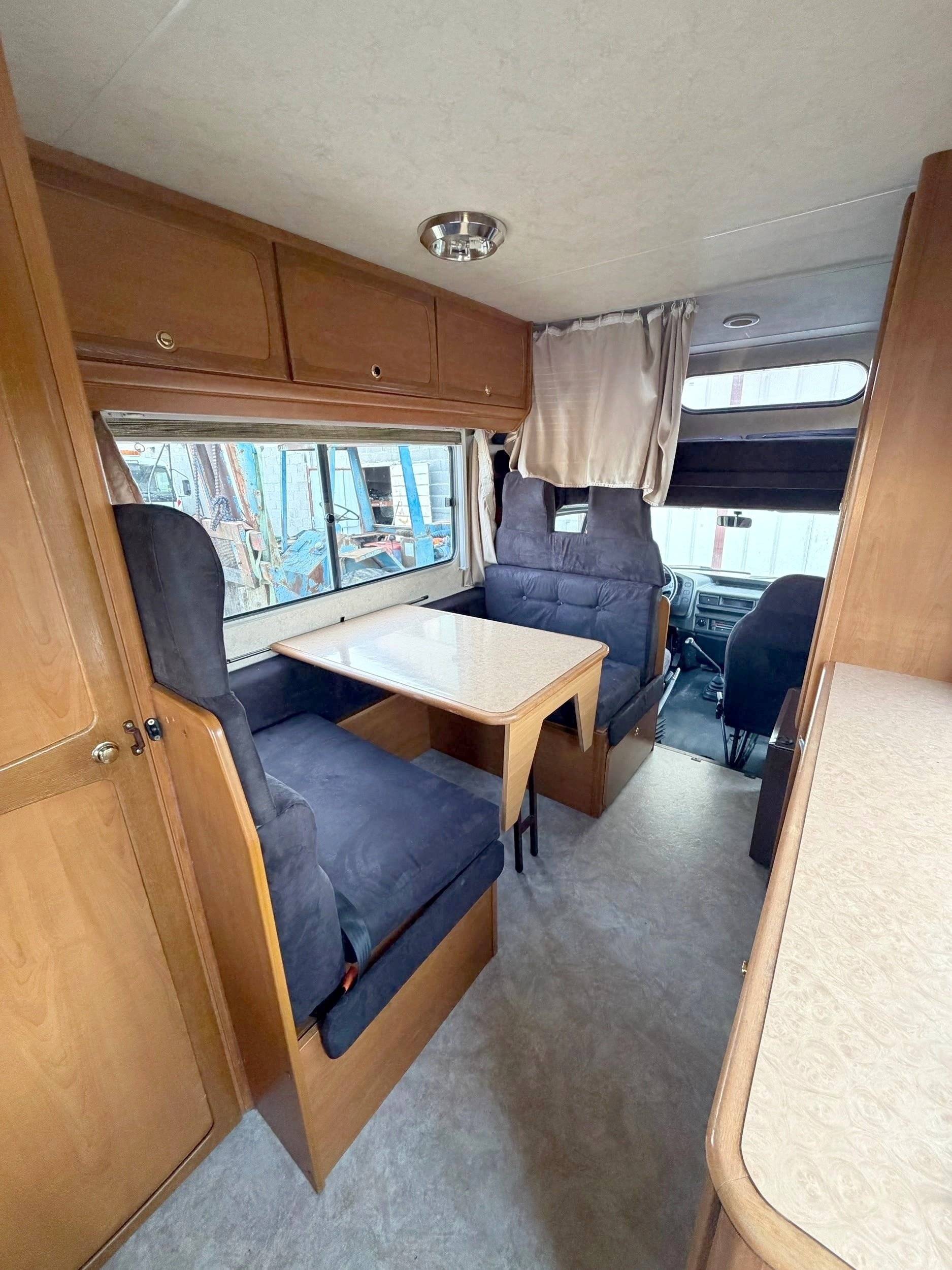 Couchages Ford 2.5 TD - Yescapa