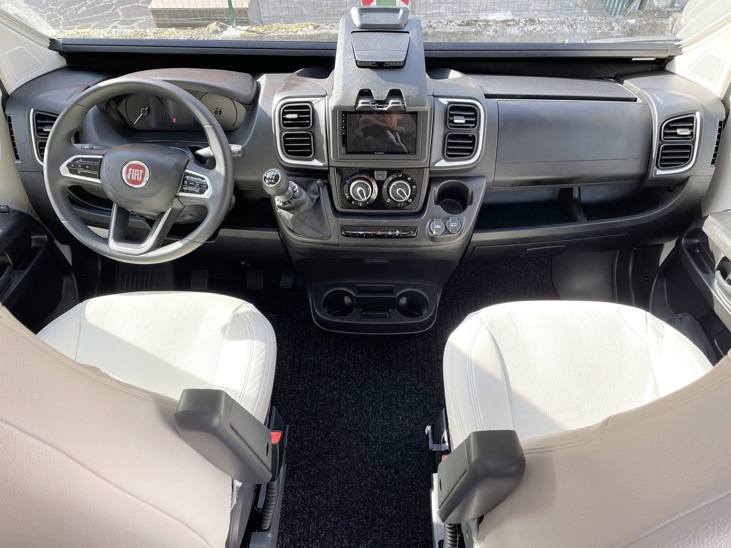 Menfys 3 Maxi McLouis