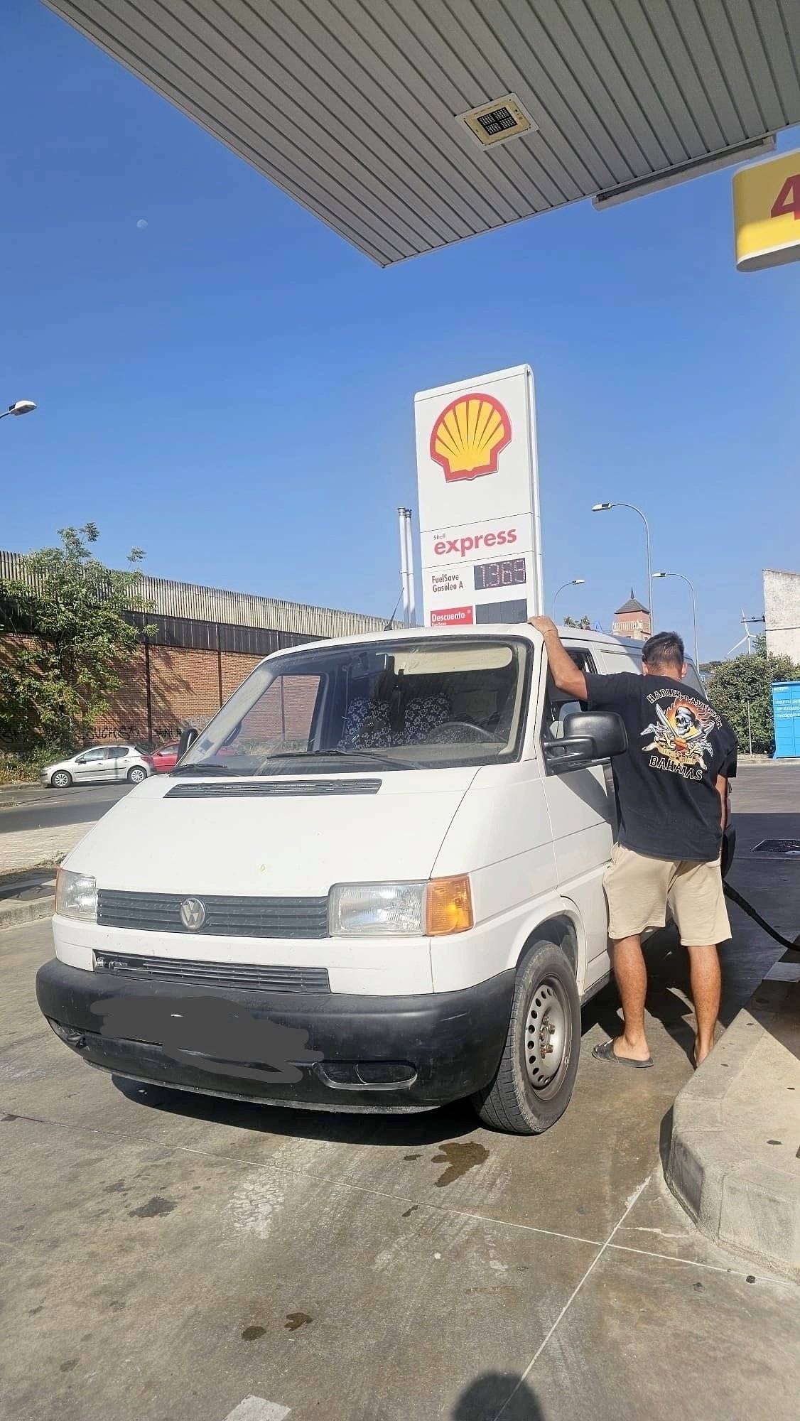 Custo Van Transporter