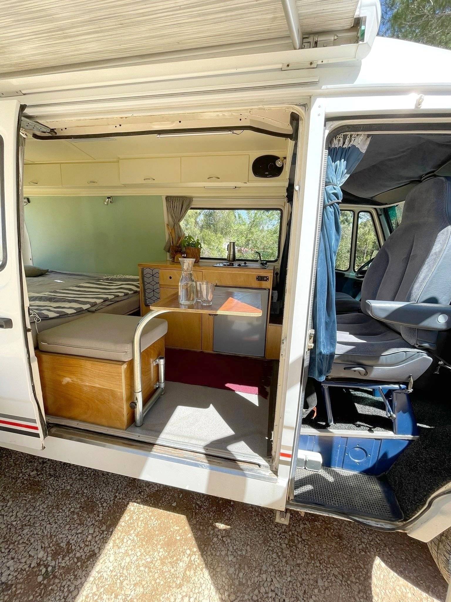 Simone Mercedes 210D 