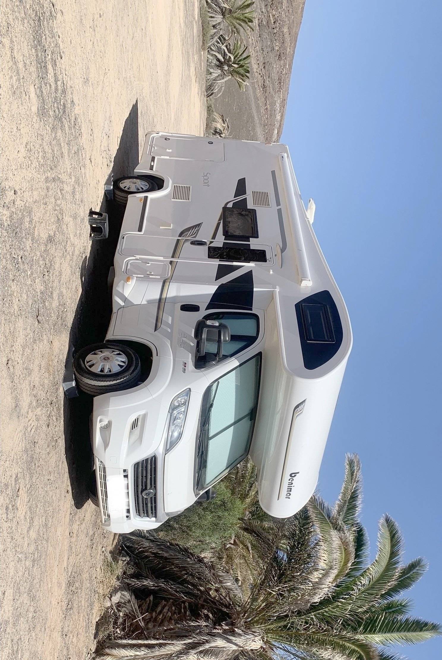 Vista frontale a ¾ Fiat Ducato 2,3 130 ch - Yescapa