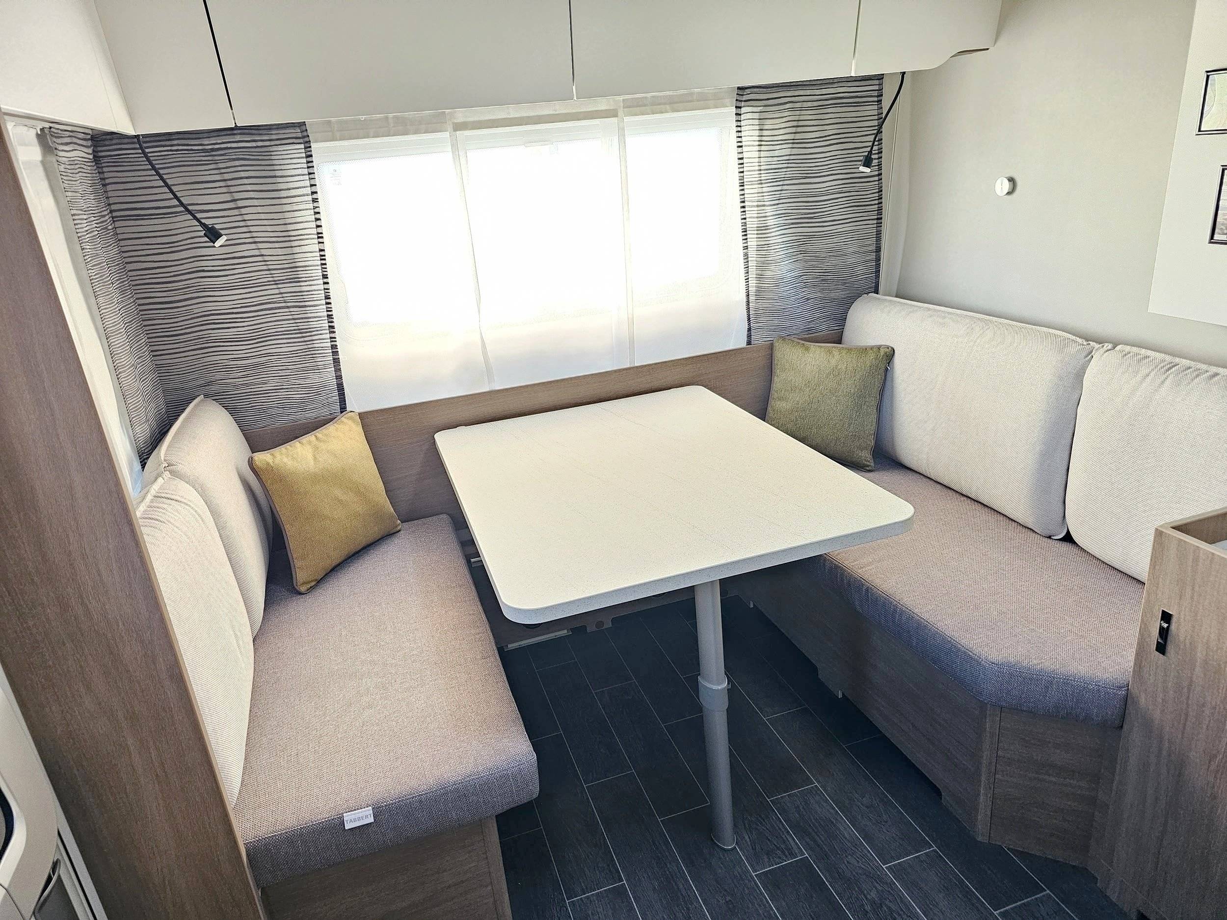Comedor Iveco - Yescapa