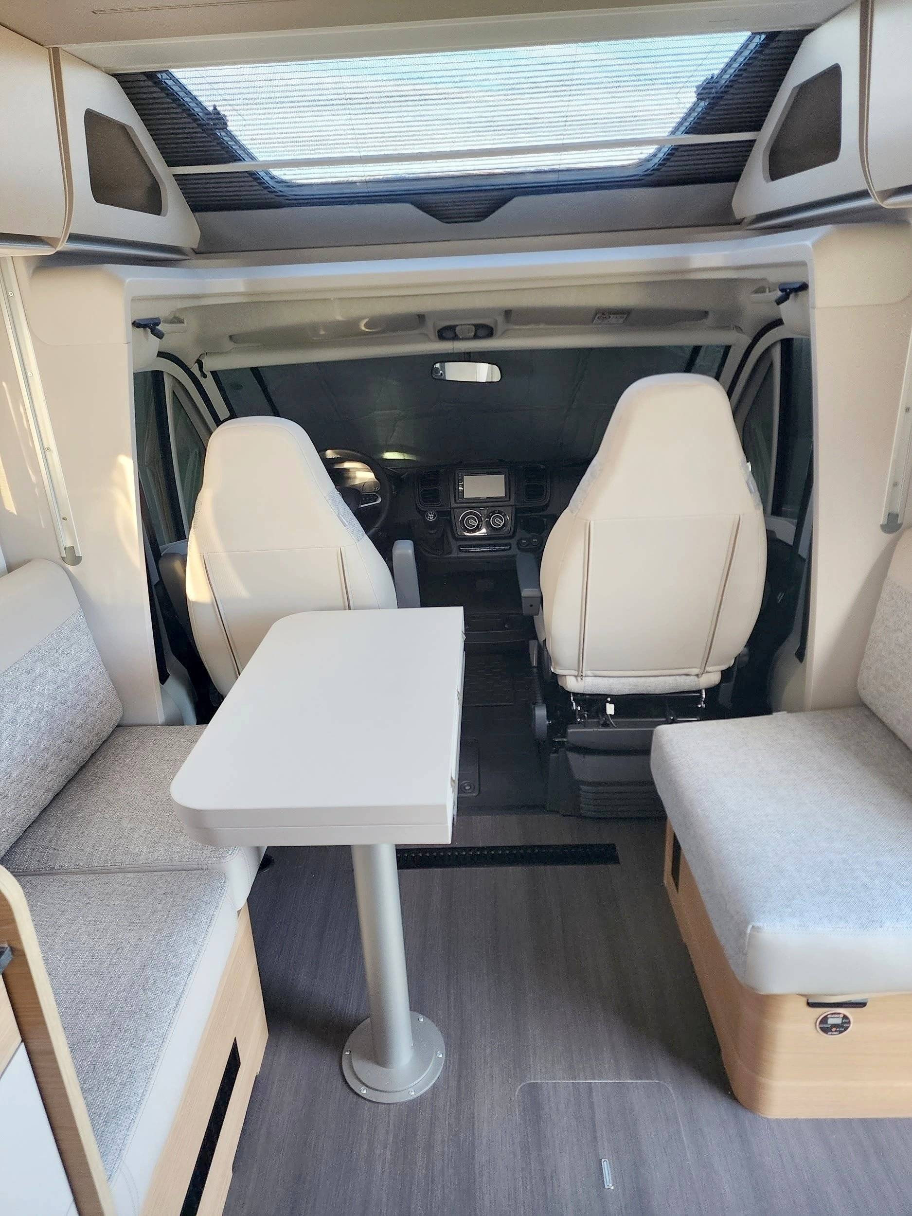 Eethoek Fiat Ducato 2,3 l Multijet 140 - Yescapa