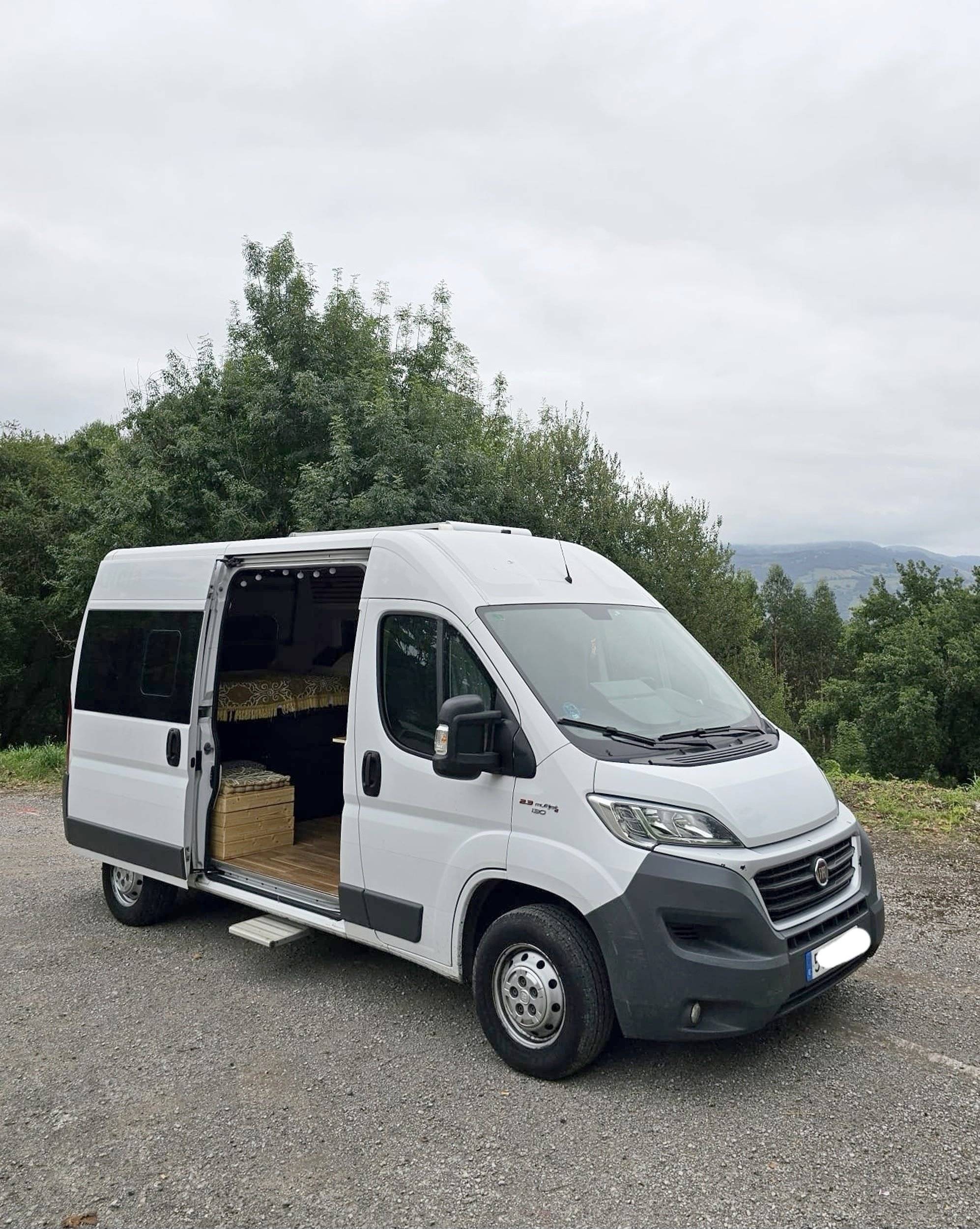 Front view from 3/4 Fiat Ducato 2,3 l 130 ch - Yescapa
