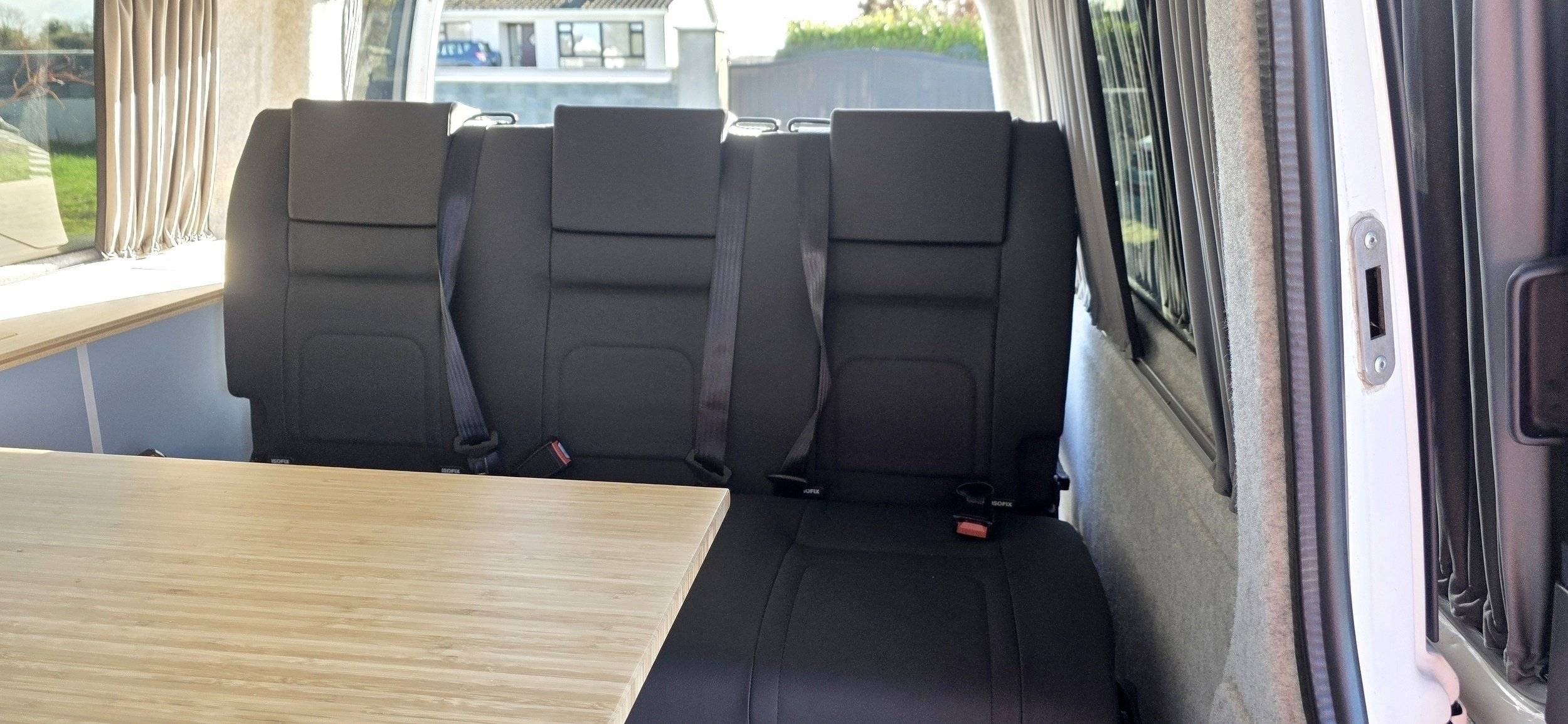 Menjador Volkswagen Transporter - Yescapa