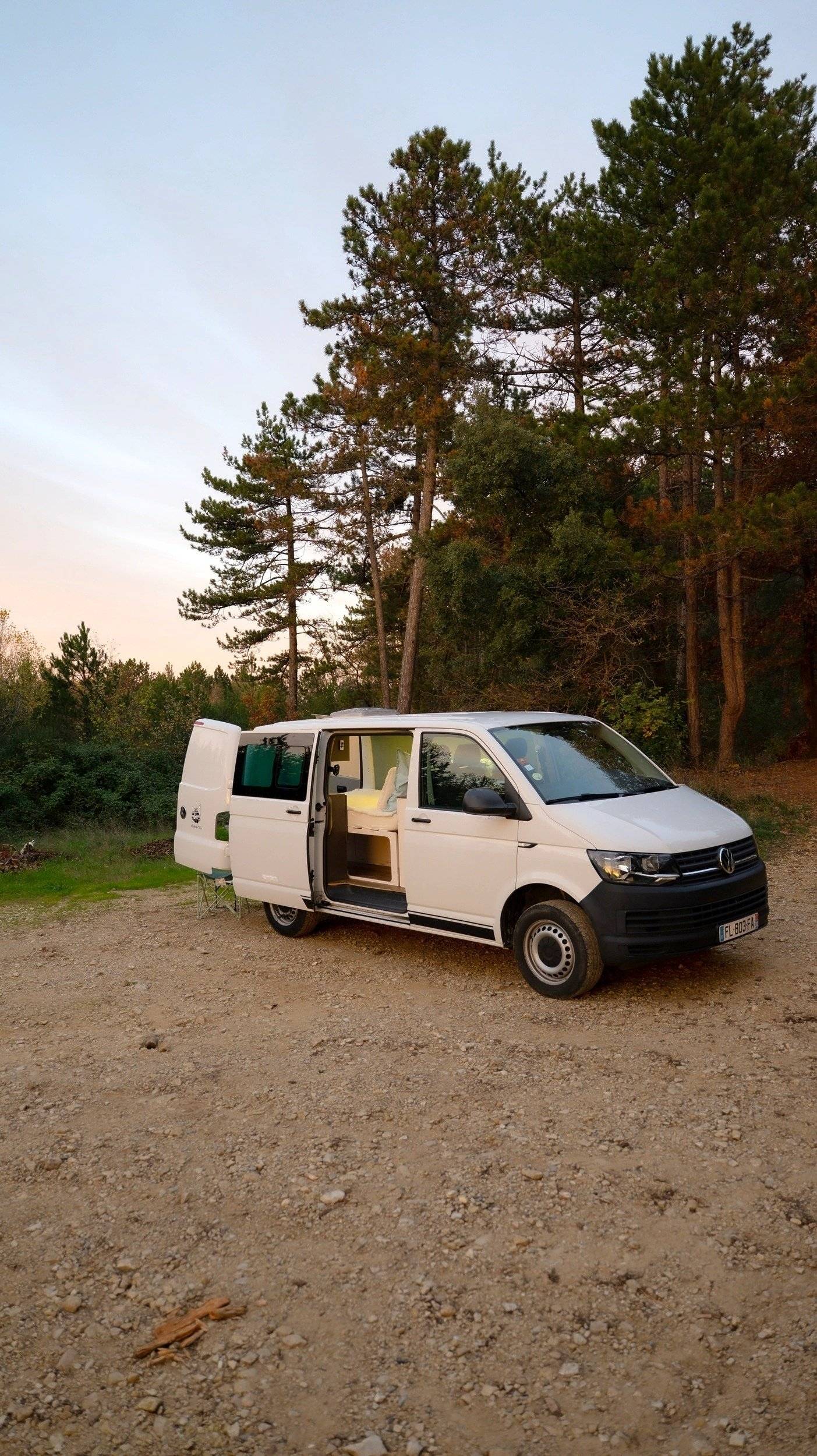 Voorkant 3/4 Volkswagen T6 2,0 l 102 ch - Yescapa