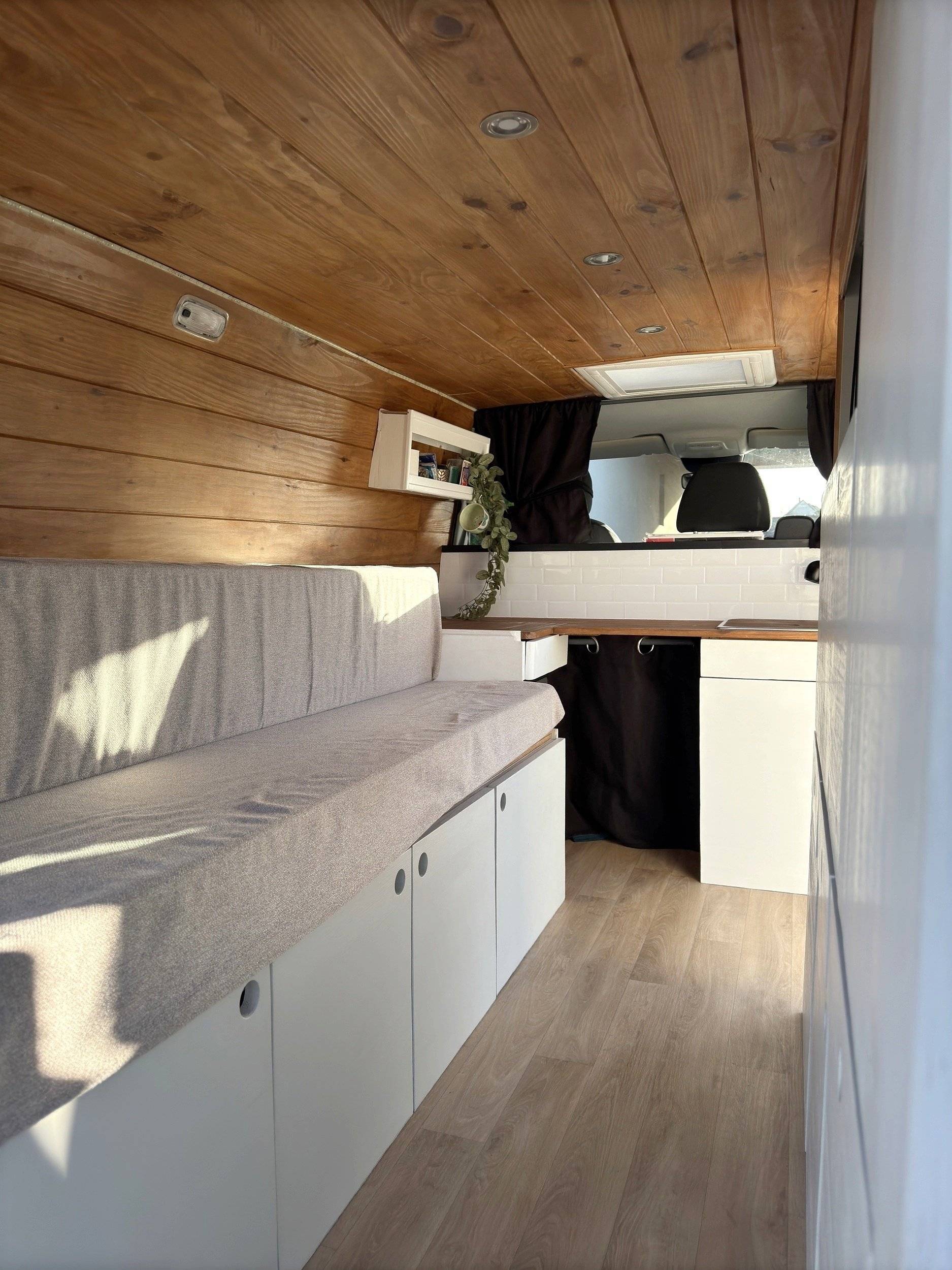Dinette Mercedes Vito 2,2 l 136 ch - Yescapa