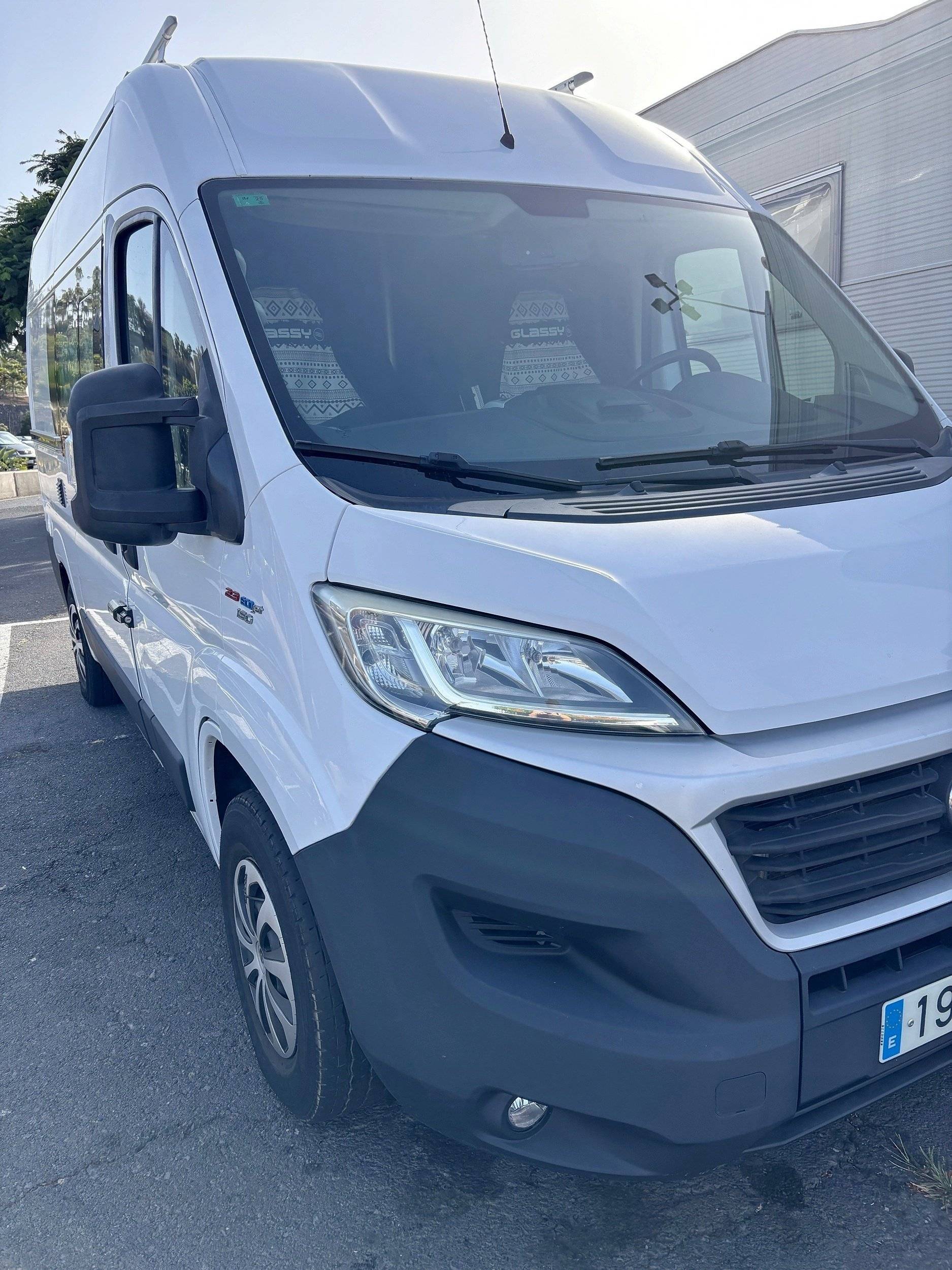 Front view from 3/4 Fiat Al-Ko 2,3 l Multijet 150 ch. - Yescapa