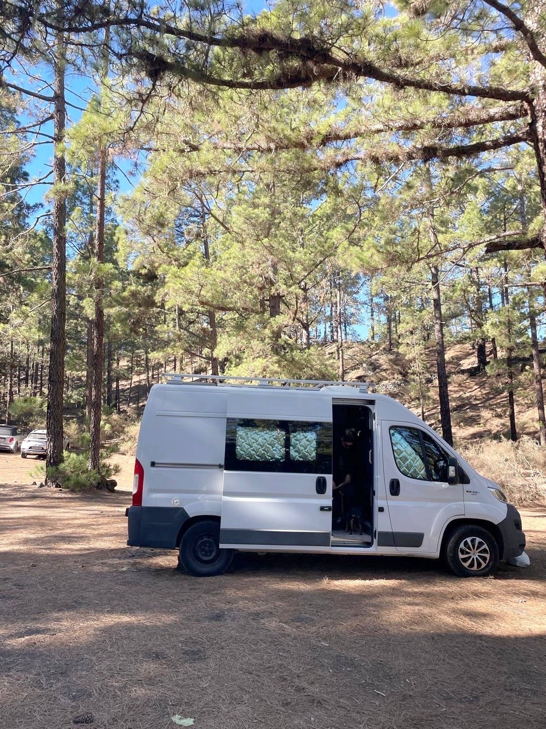 Vue avant de 3/4 Fiat Al-Ko 2,3 l Multijet 150 ch. - Yescapa