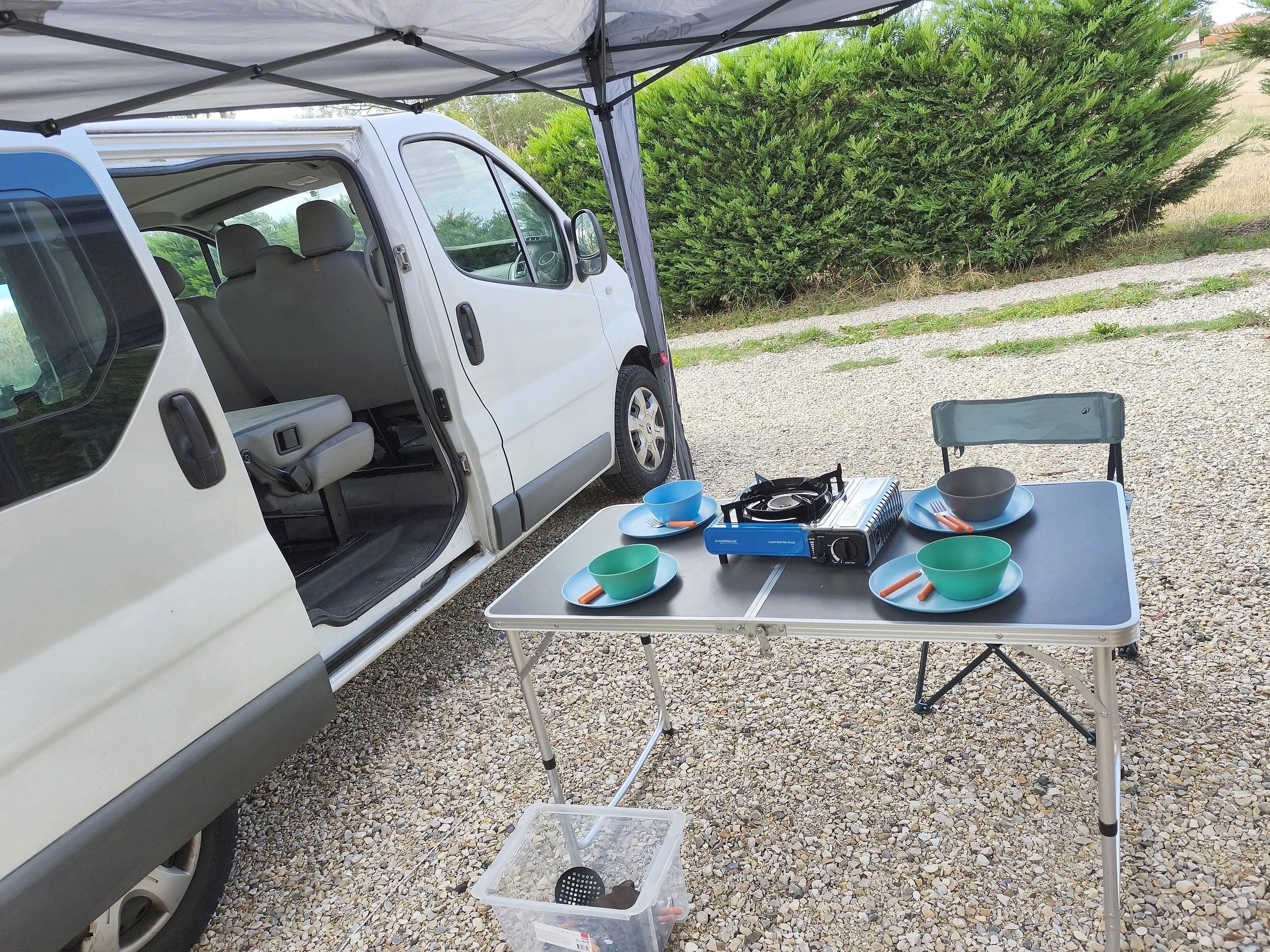 Eethoek Renault Trafic 1,5 l dci 90 ch - Yescapa