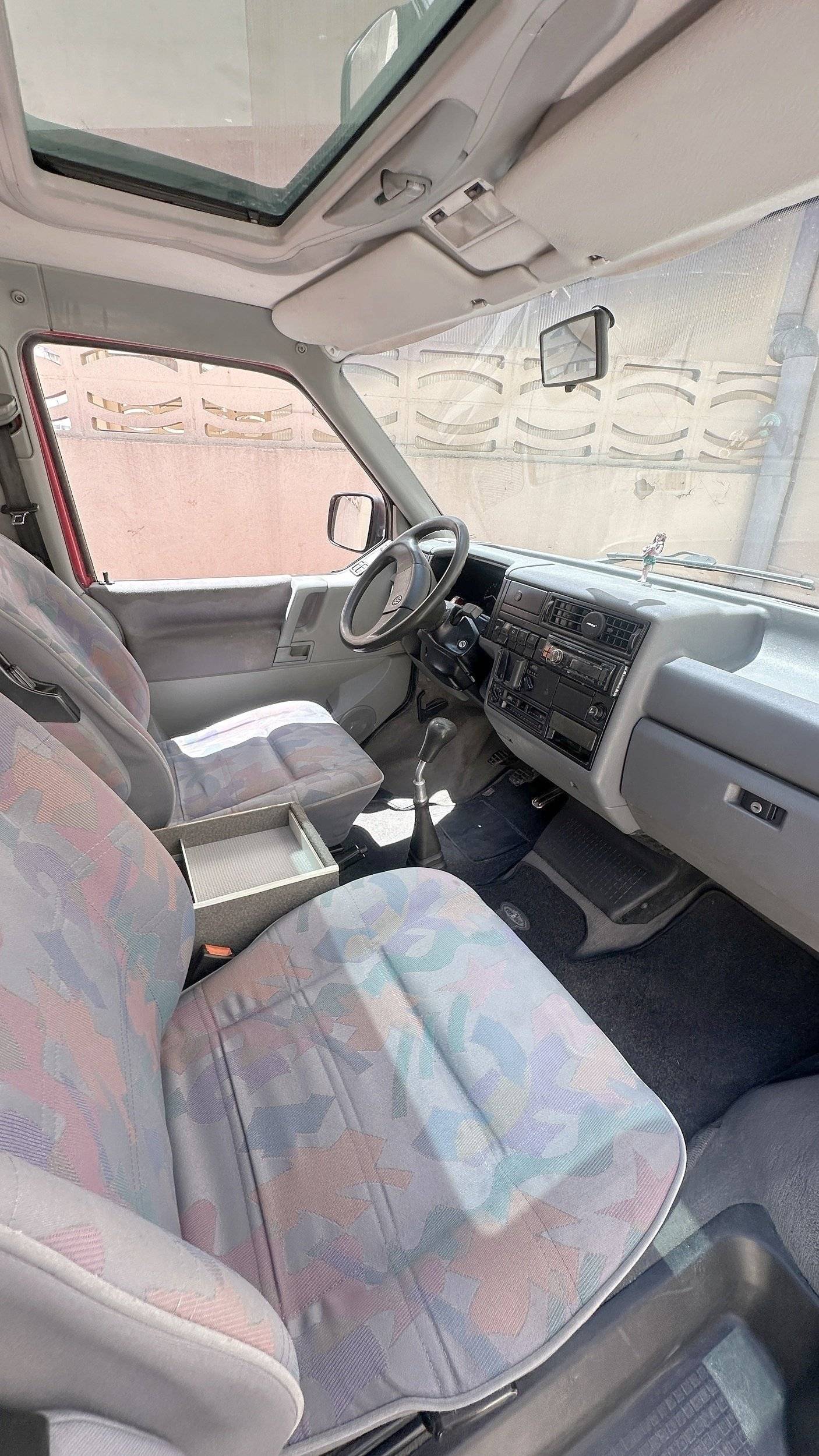 Área de jantar Volkswagen 2.4D - Yescapa