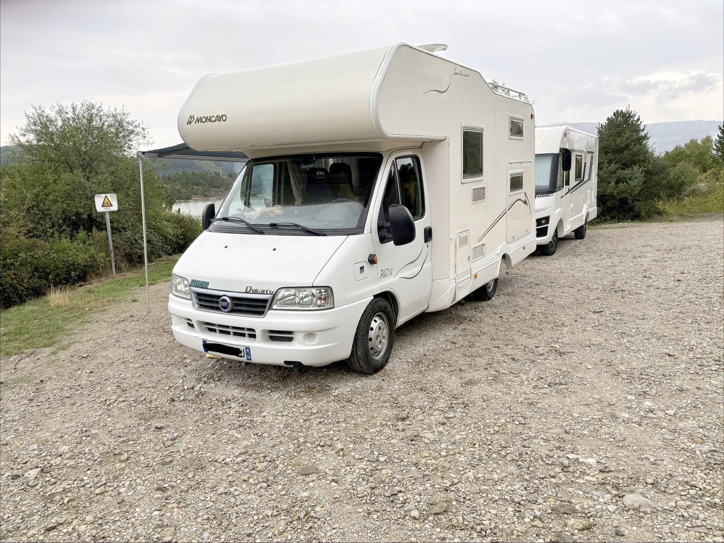 Front view from 3/4 Fiat Ducato 2,8 l 115 ch/Al-Ko - Yescapa