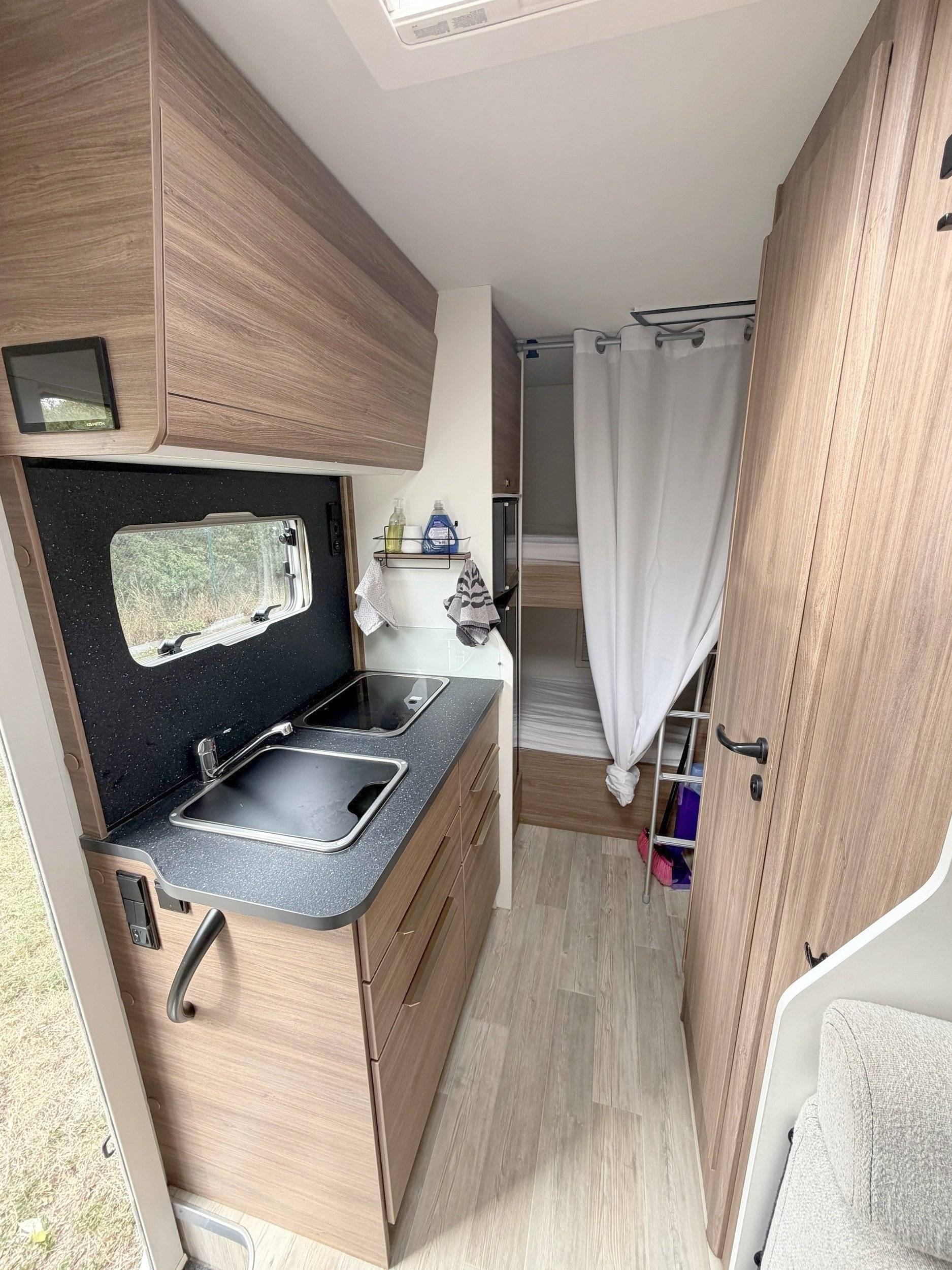 Berth Fiat Ducato - Yescapa