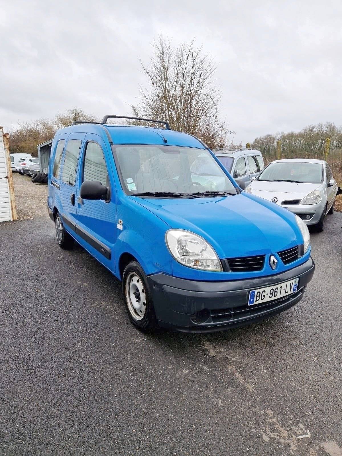 Voorkant 3/4 Renault Kangoo Express - Yescapa