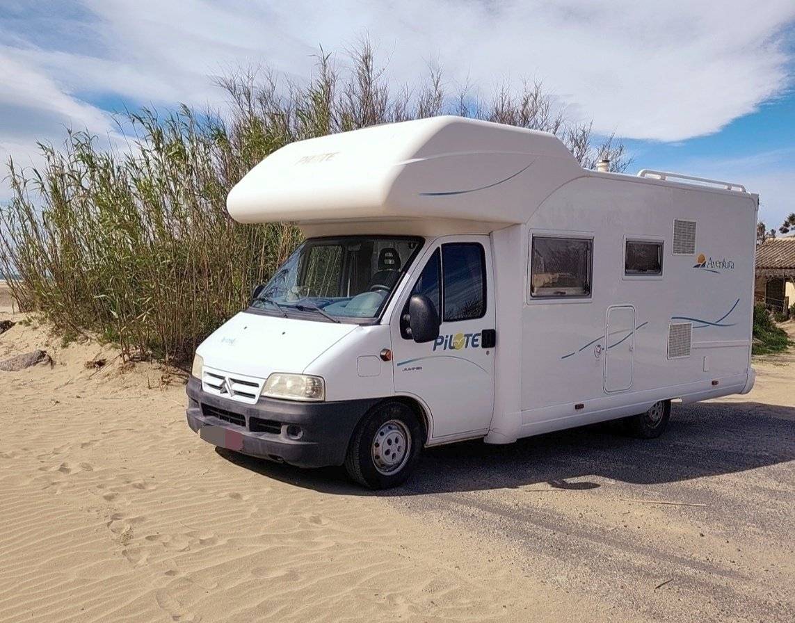 Vista del vehicle angle davanter Citroën - Yescapa