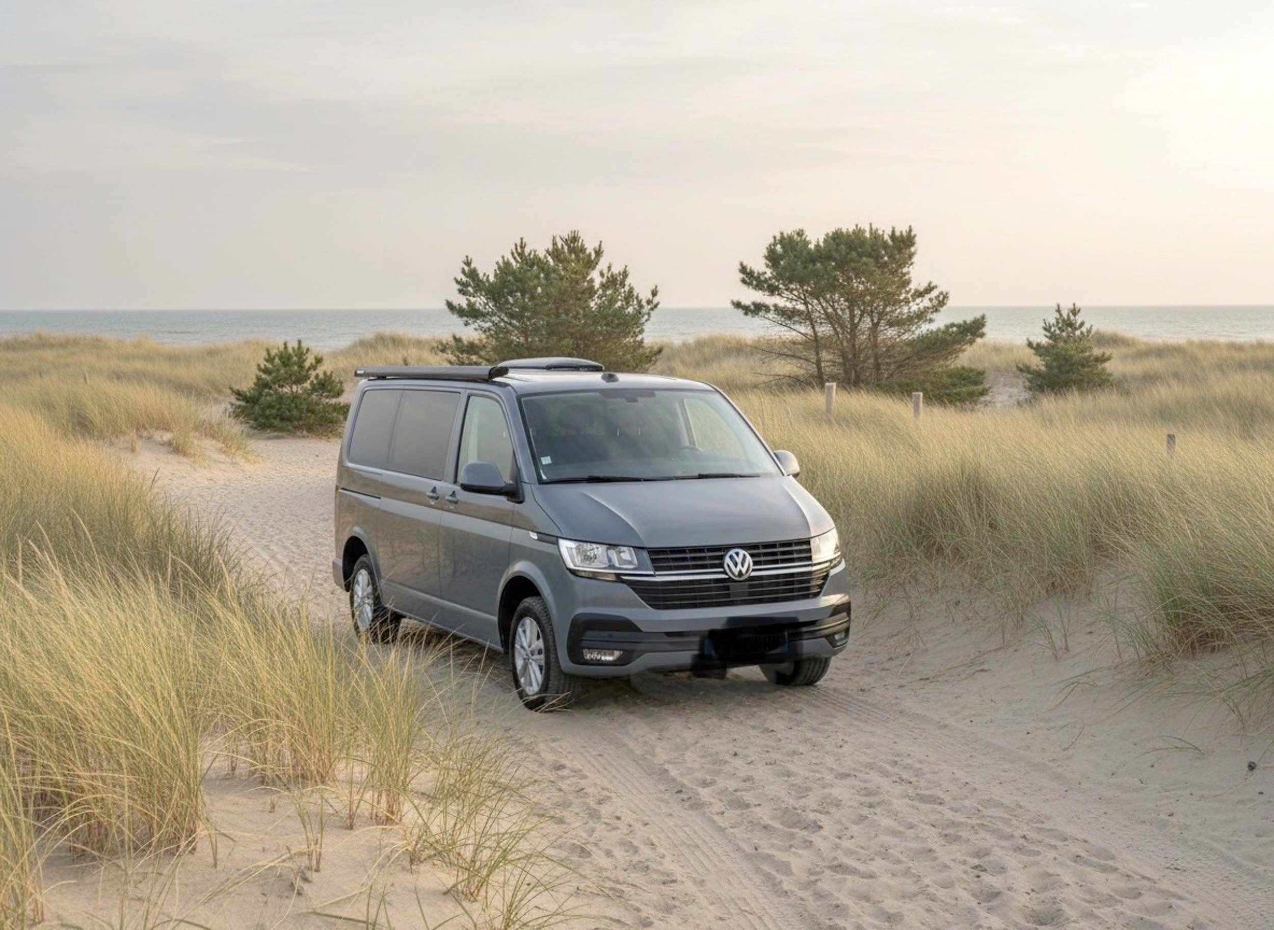 Vista de 3/4 Volkswagen T6 2 l TDI 150 ch - Yescapa